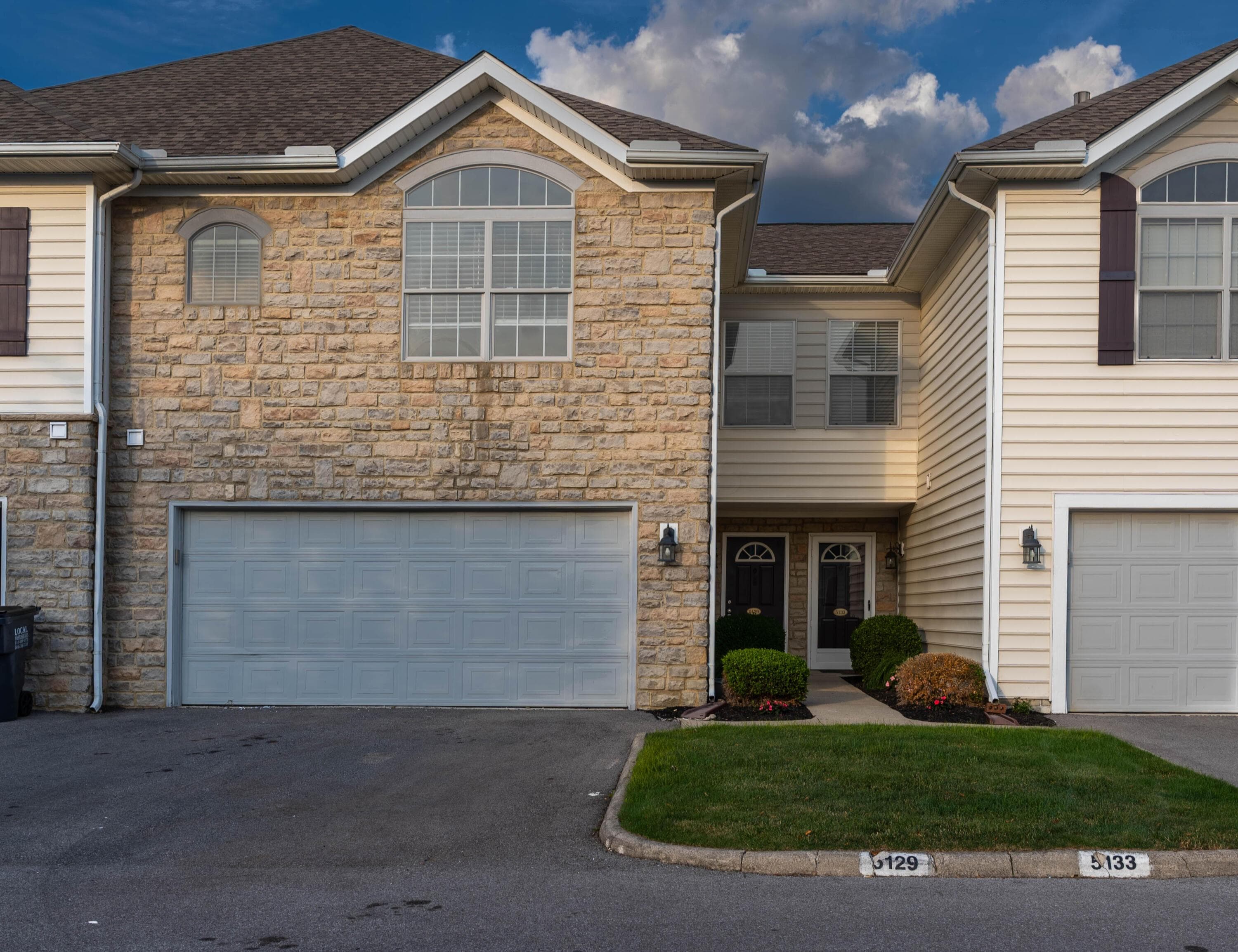 5129 Vinings Bend — photo 1 of 21