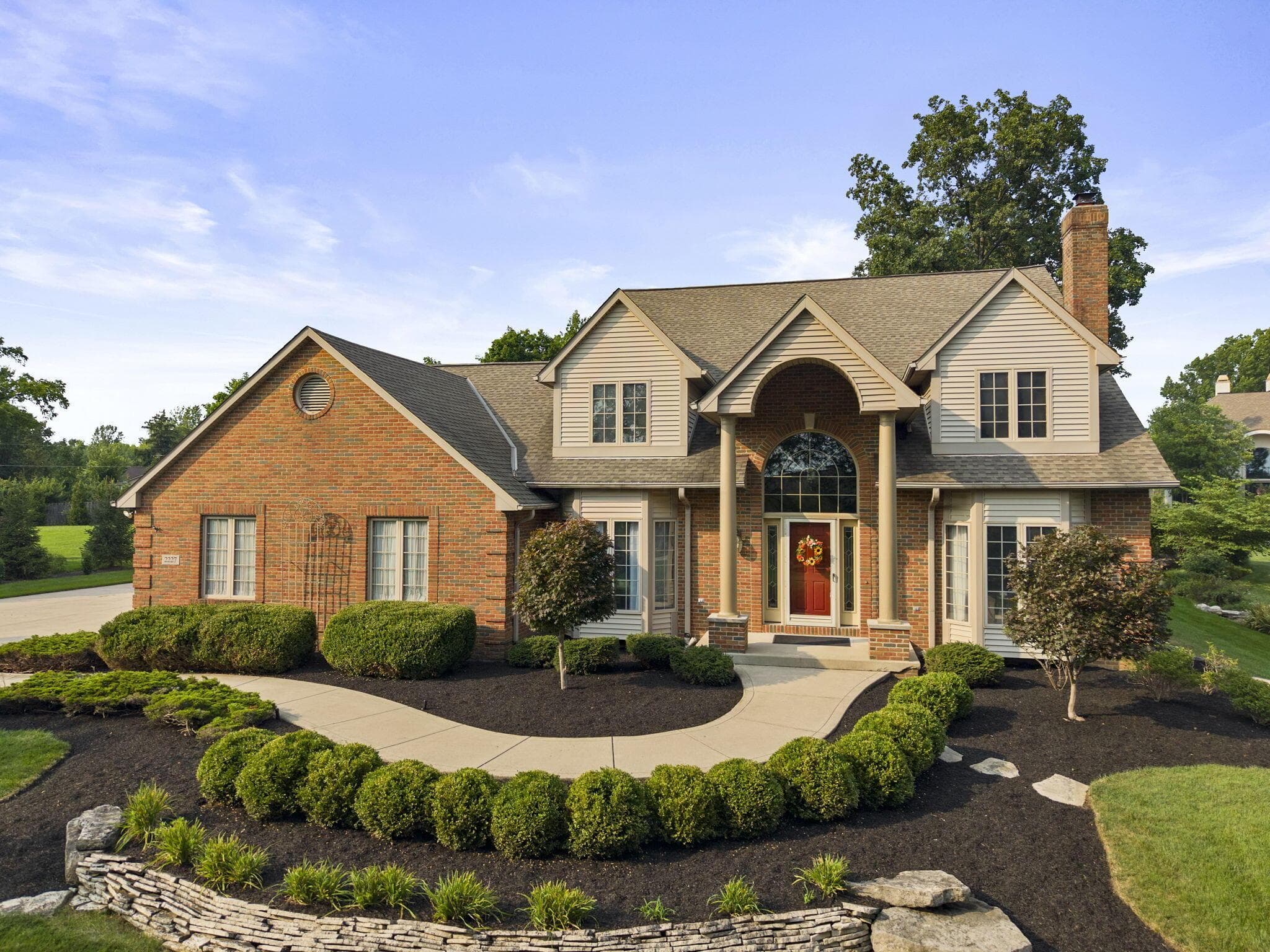 2227 Ashbury Close