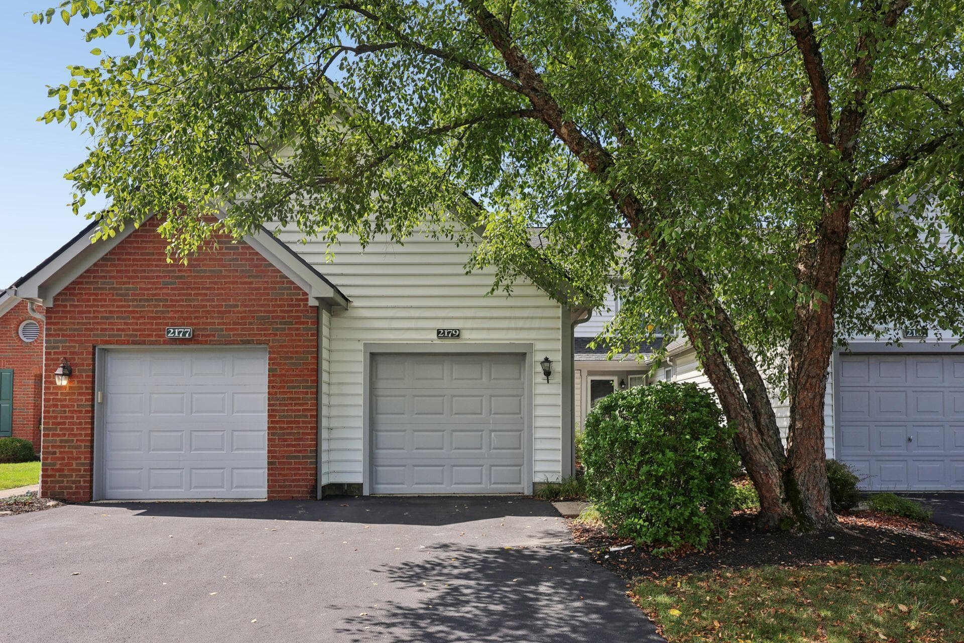 2179 Victoria Park Drive — photo 1 of 38