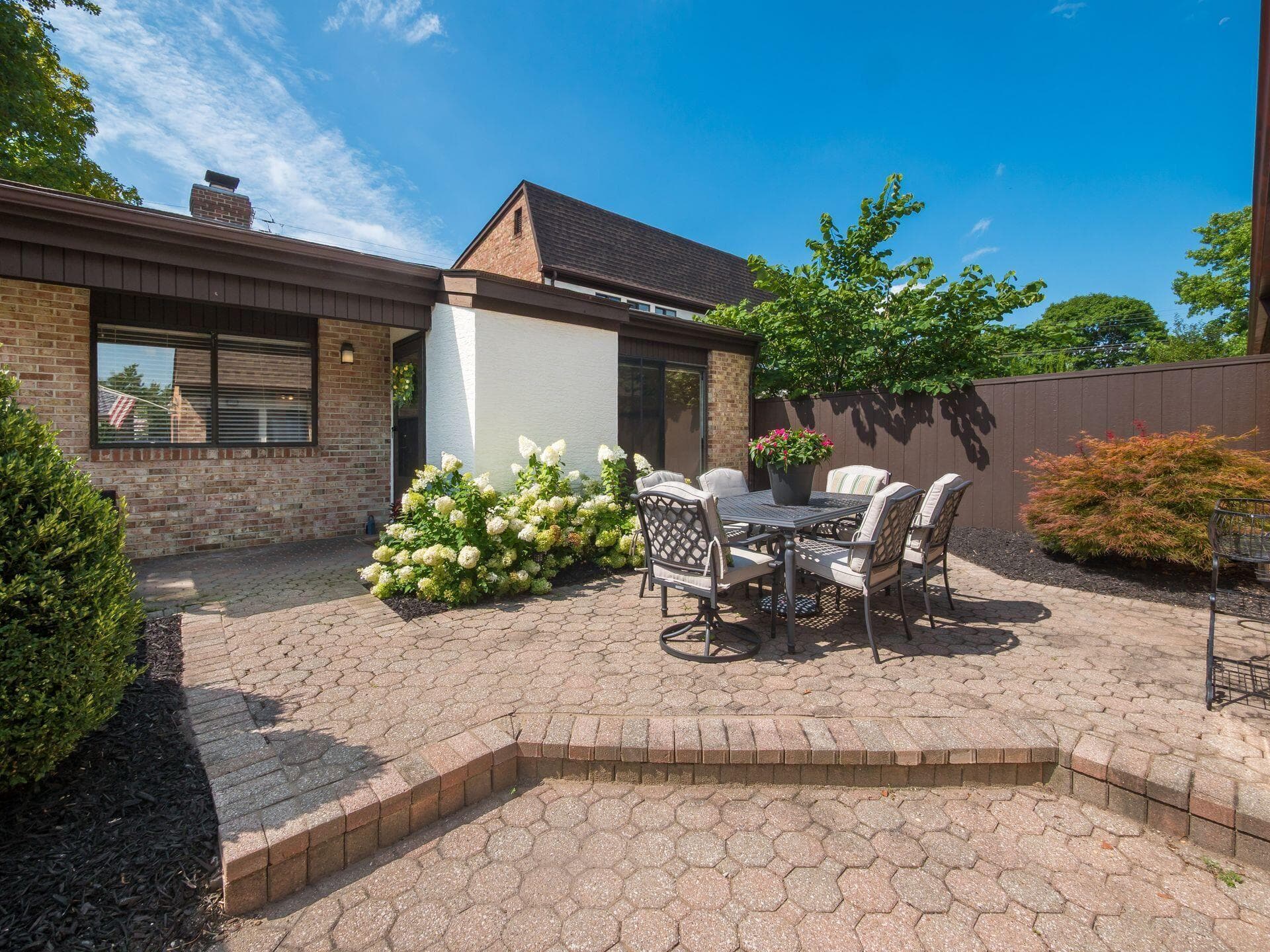 1731 Arlingate Drive — photo 1 of 43