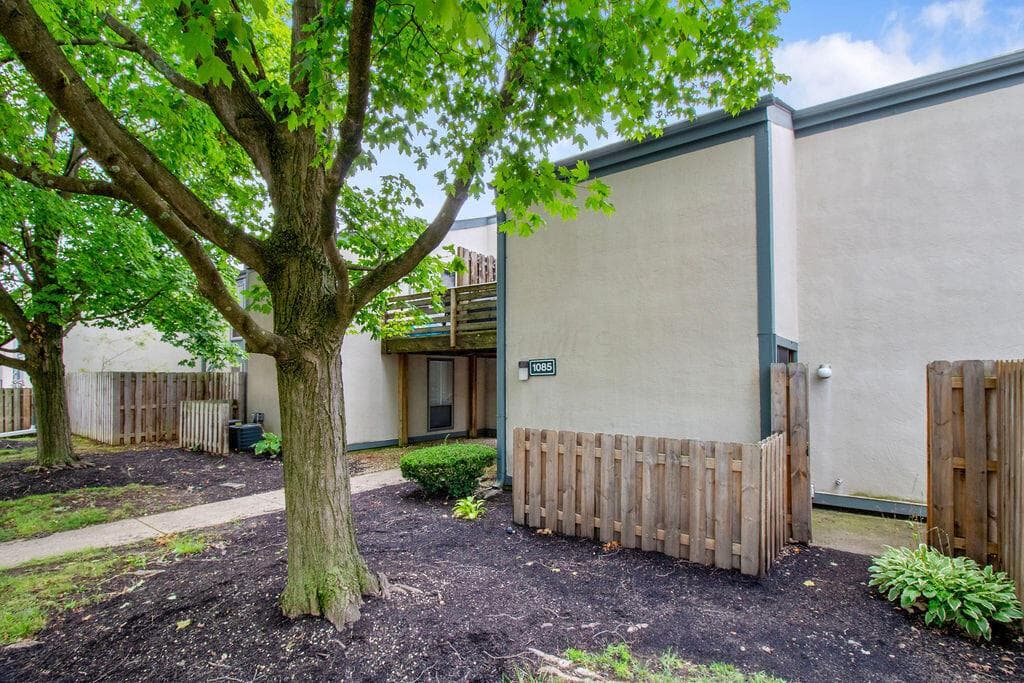 1085 Merrimar Circle — photo 1 of 32