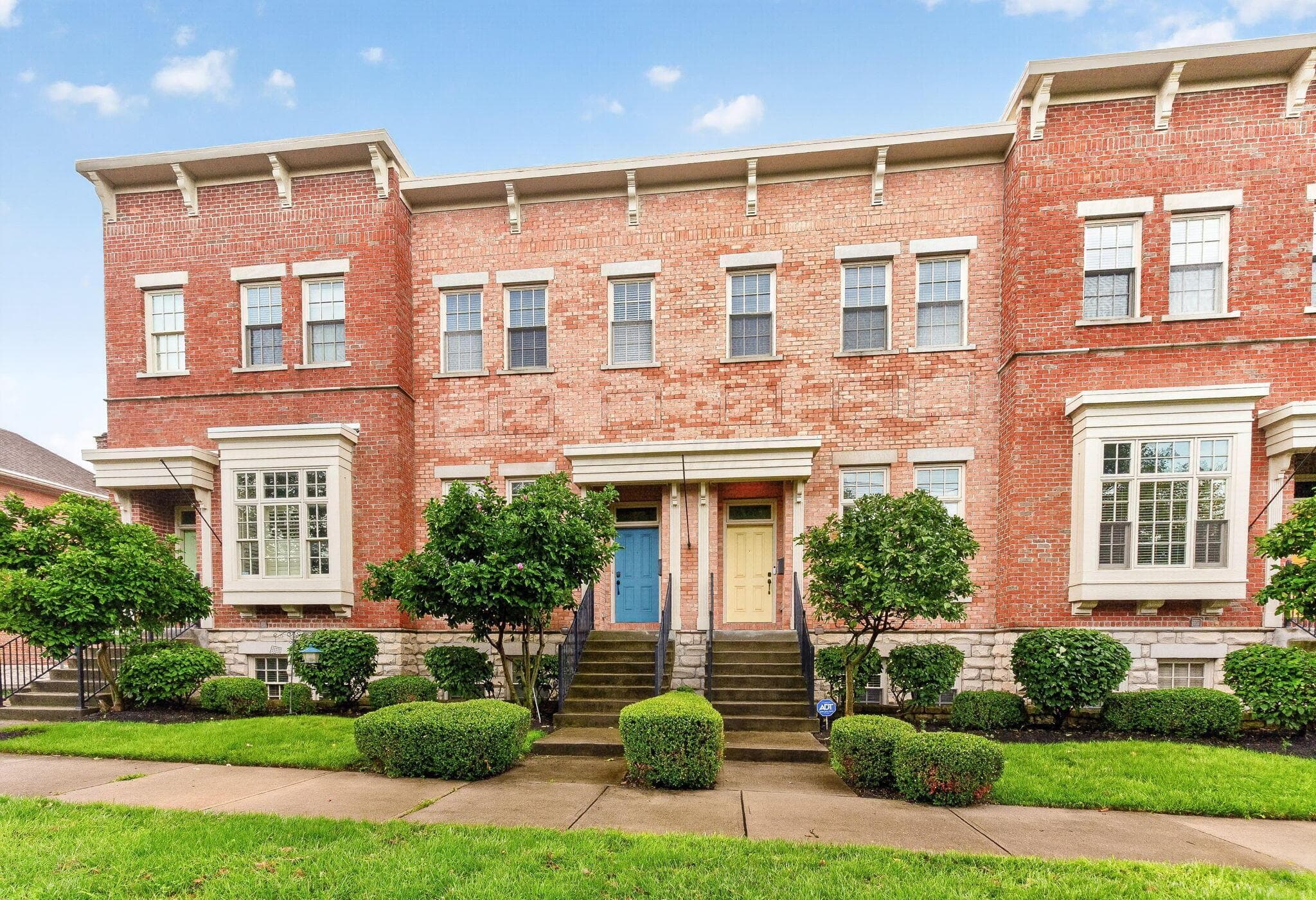 35 Frankfort Street — photo 1 of 46