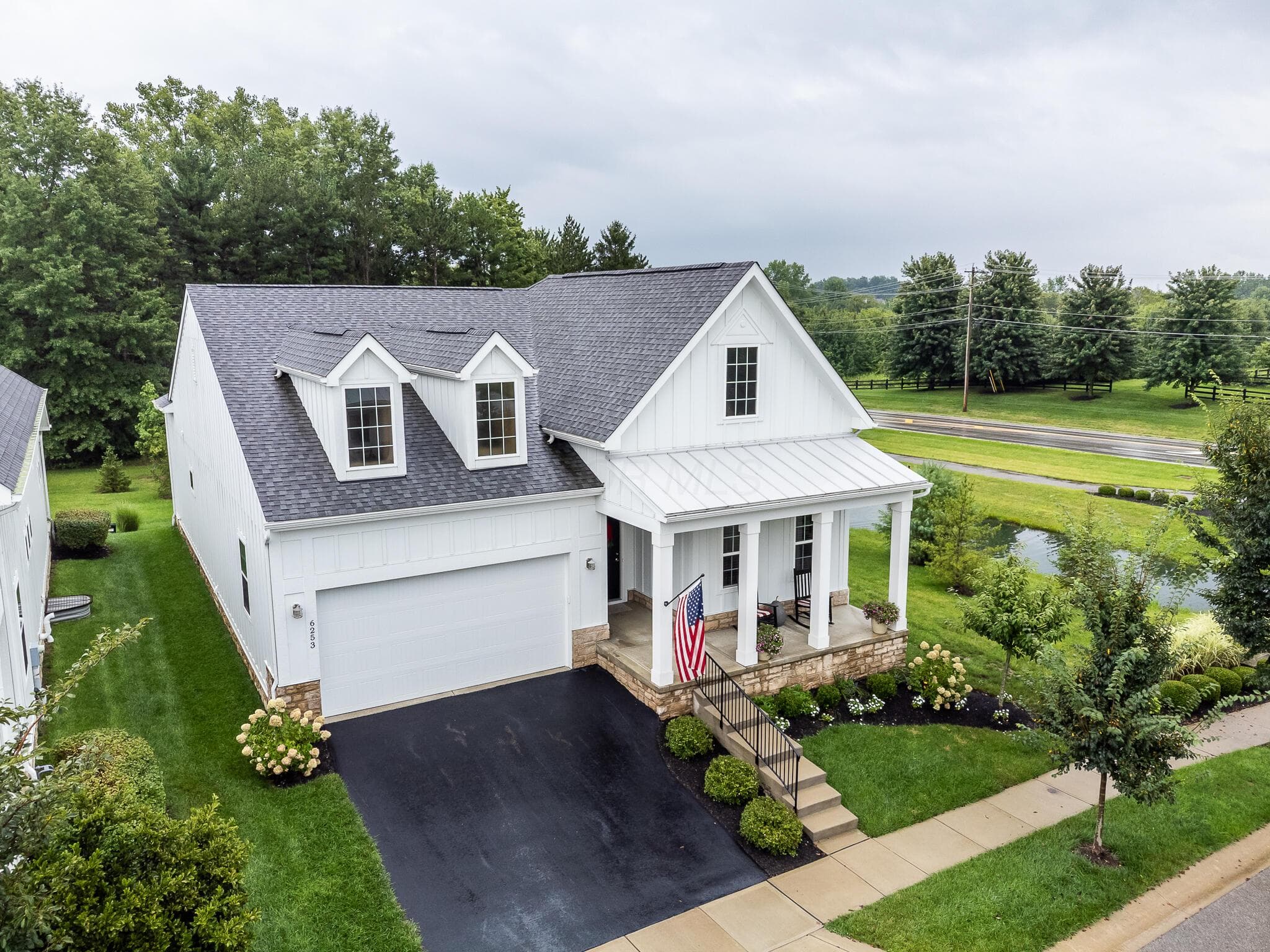 6253 Scioto Chase Boulevard — photo 1 of 28