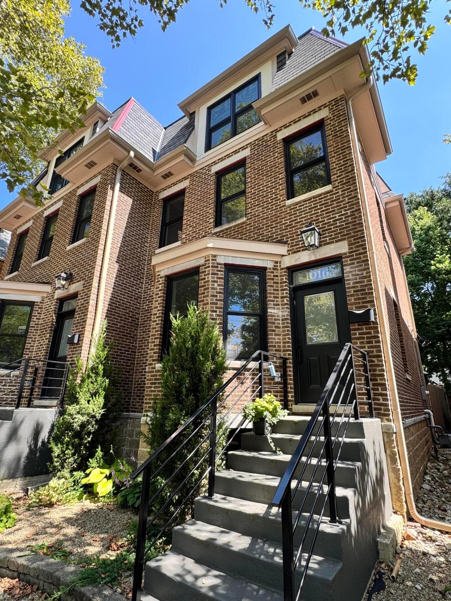 1016 Neil Avenue — photo 1 of 24