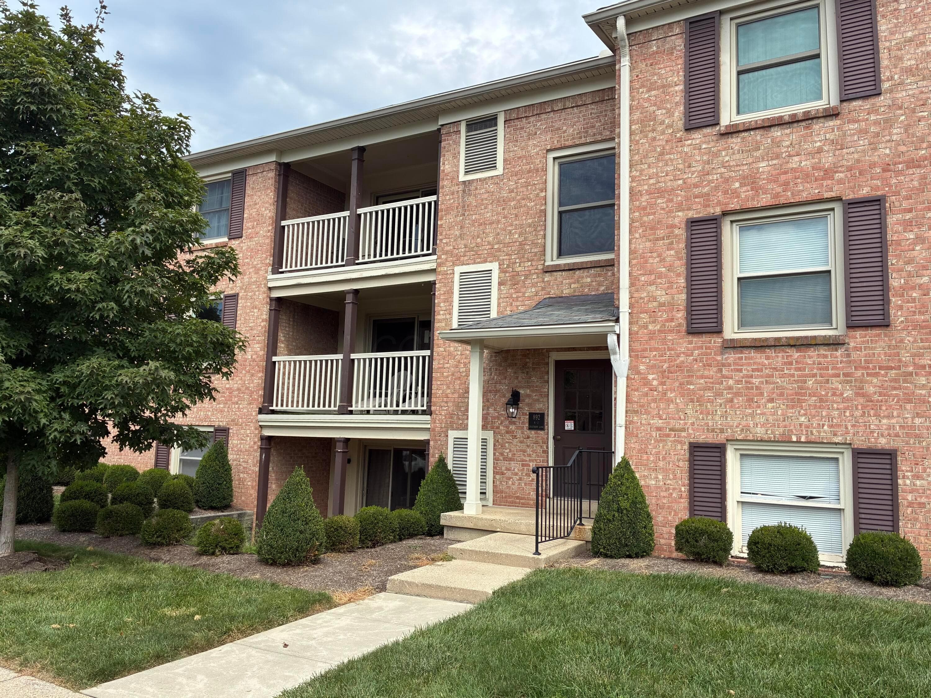 892 Chatham Lane — photo 1 of 25