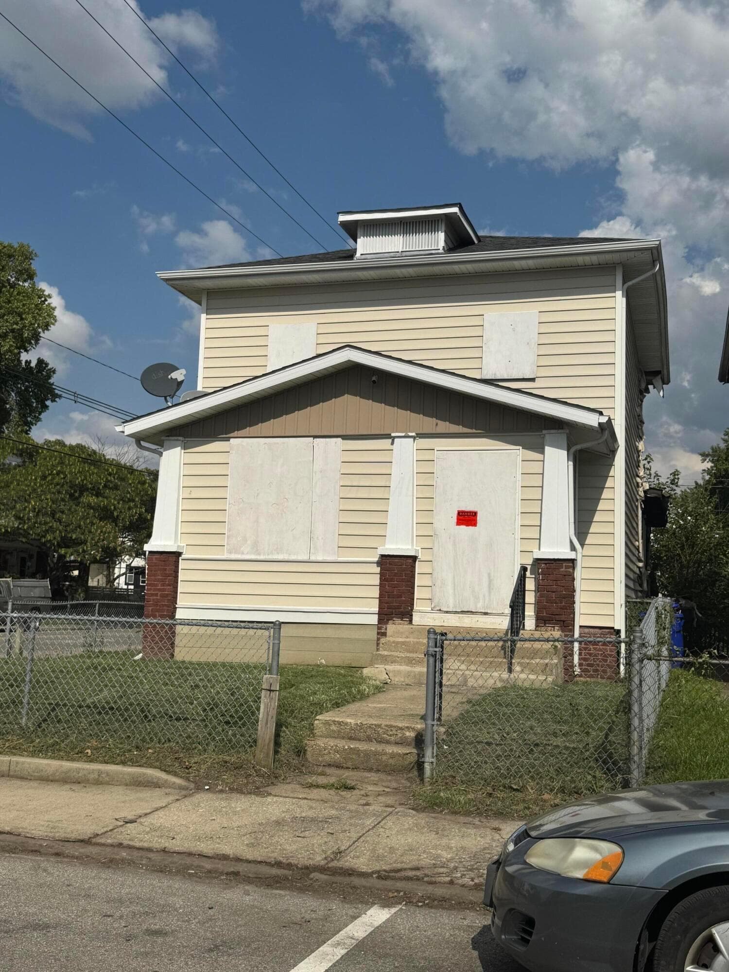 176 Brehl Avenue — photo 1 of 3