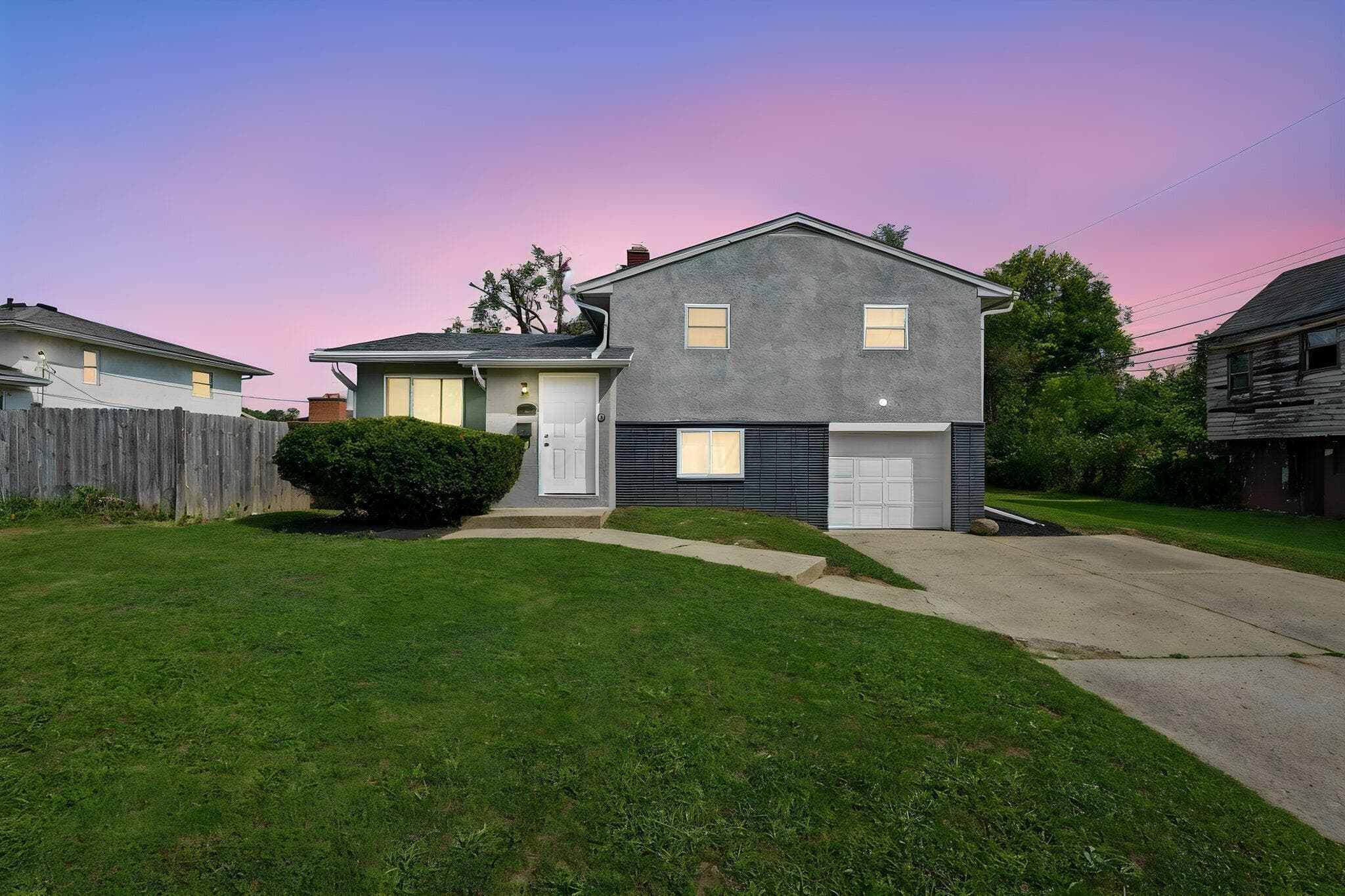 990 Reeb Avenue