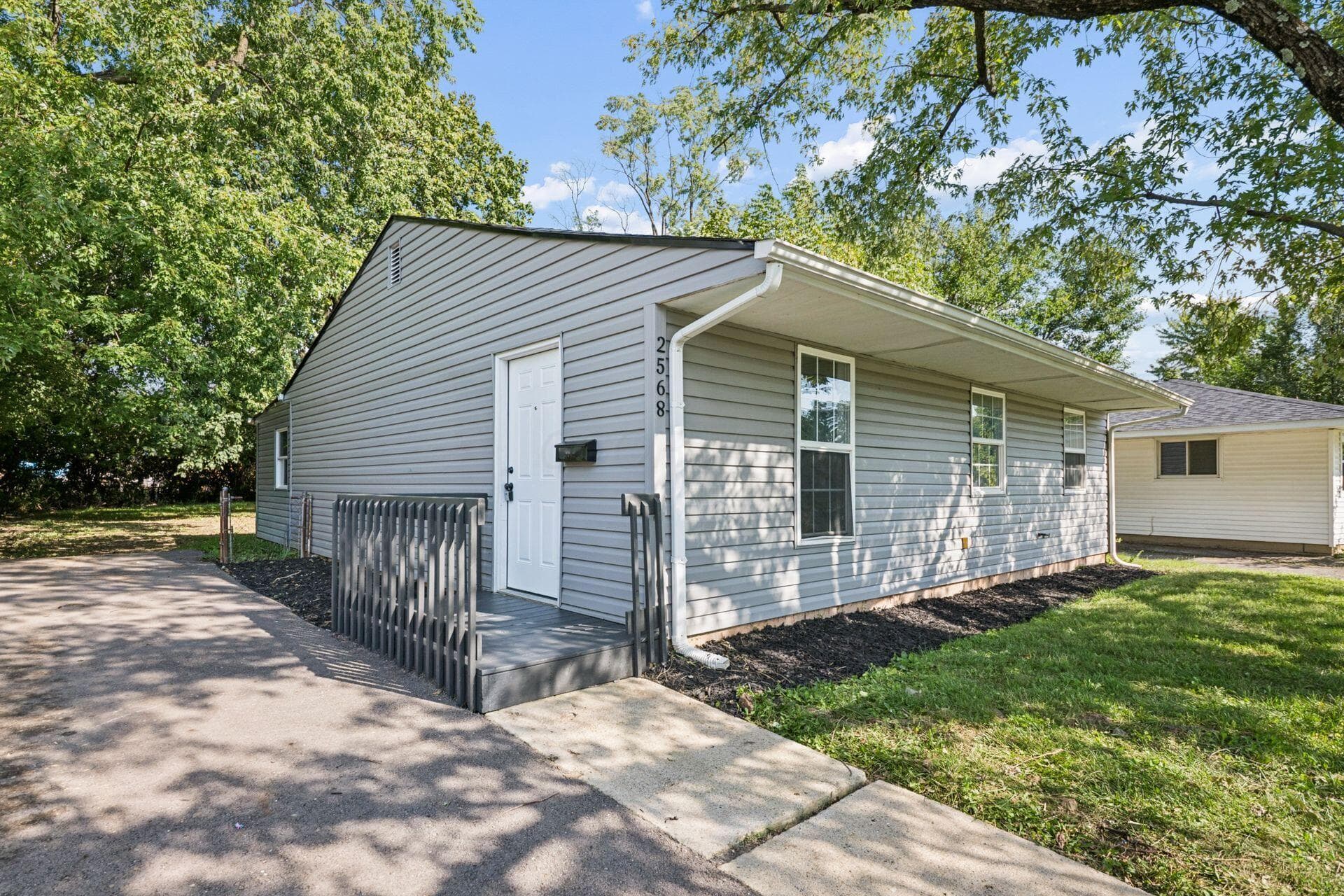 2568 Nona Road — photo 1 of 21