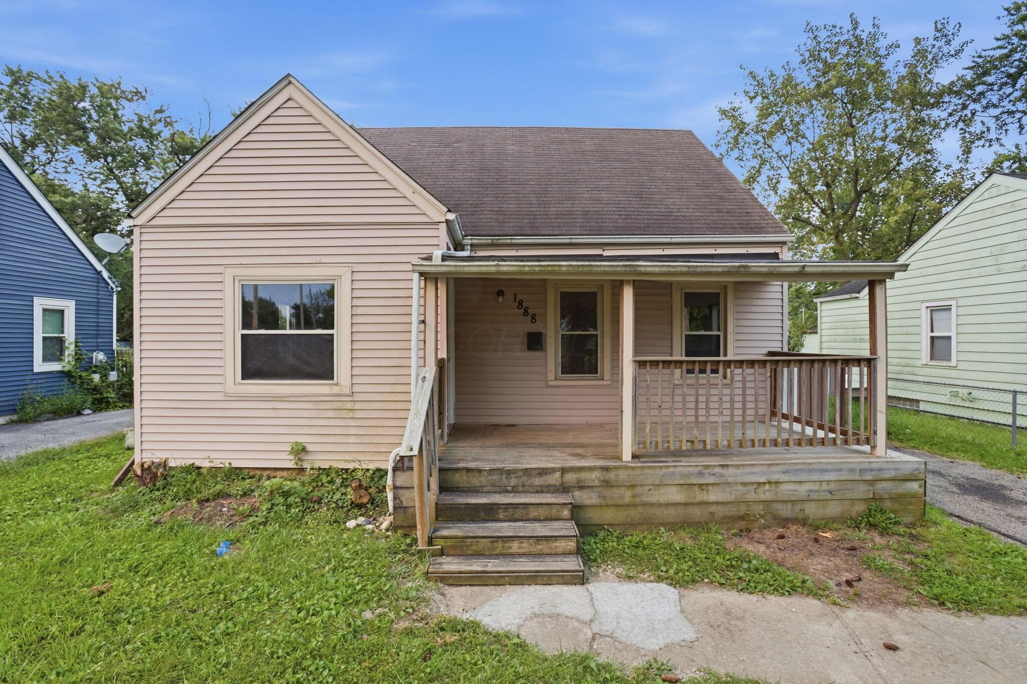 1888 Woodland Avenue — photo 1 of 45
