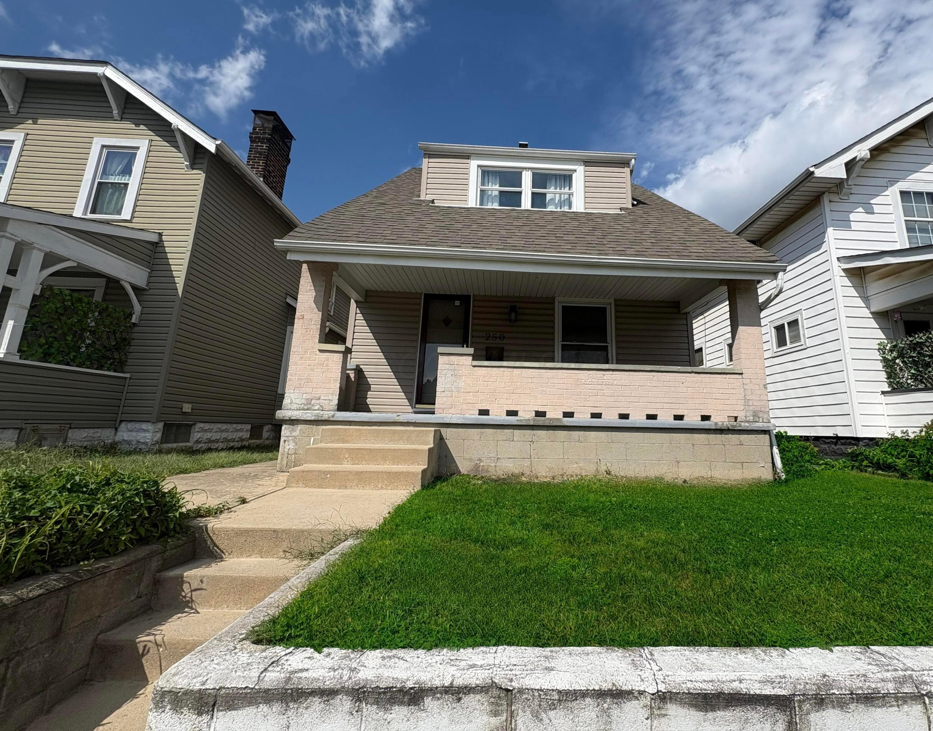 250 Woodrow Avenue