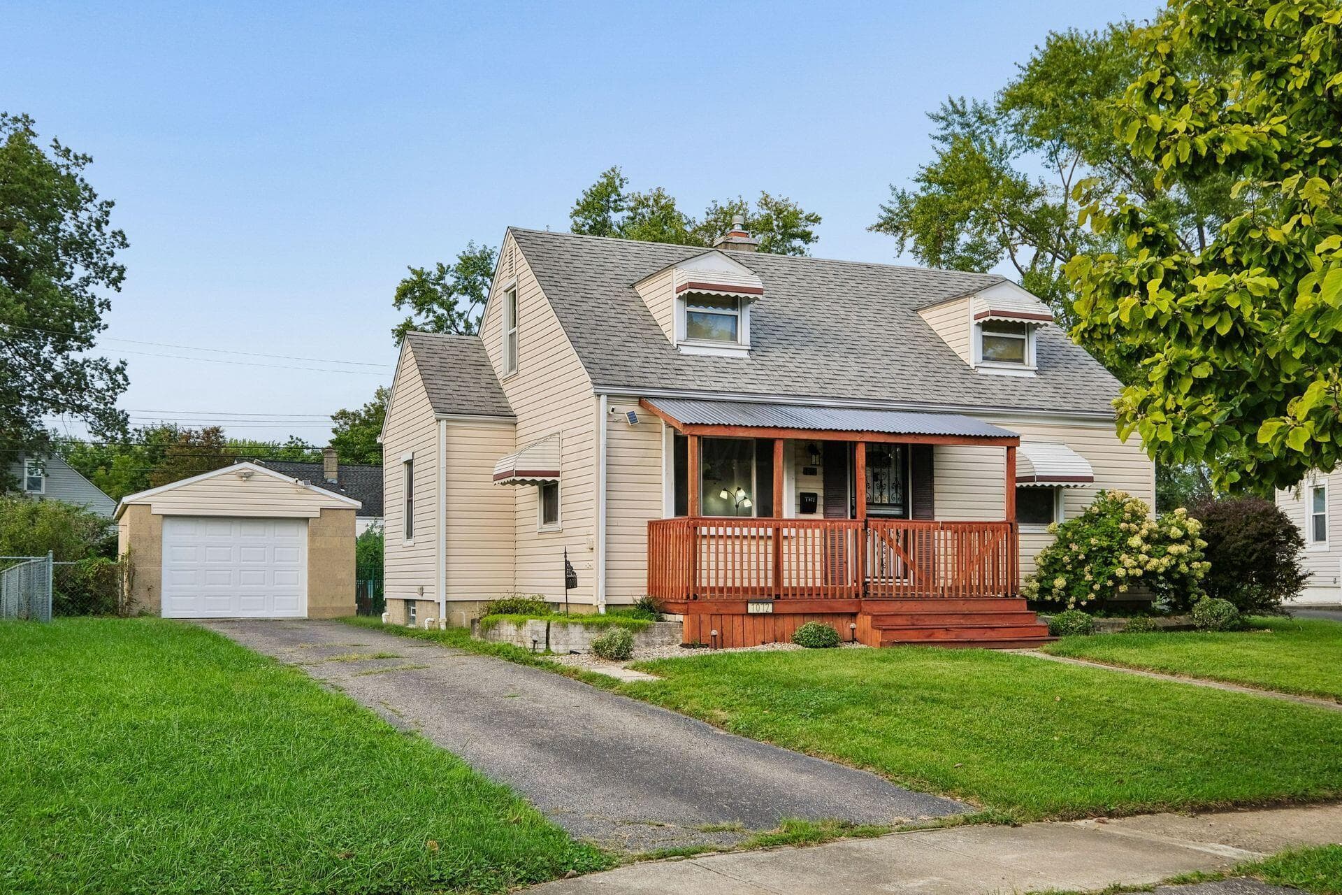 1072 Carlisle Avenue — photo 1 of 39