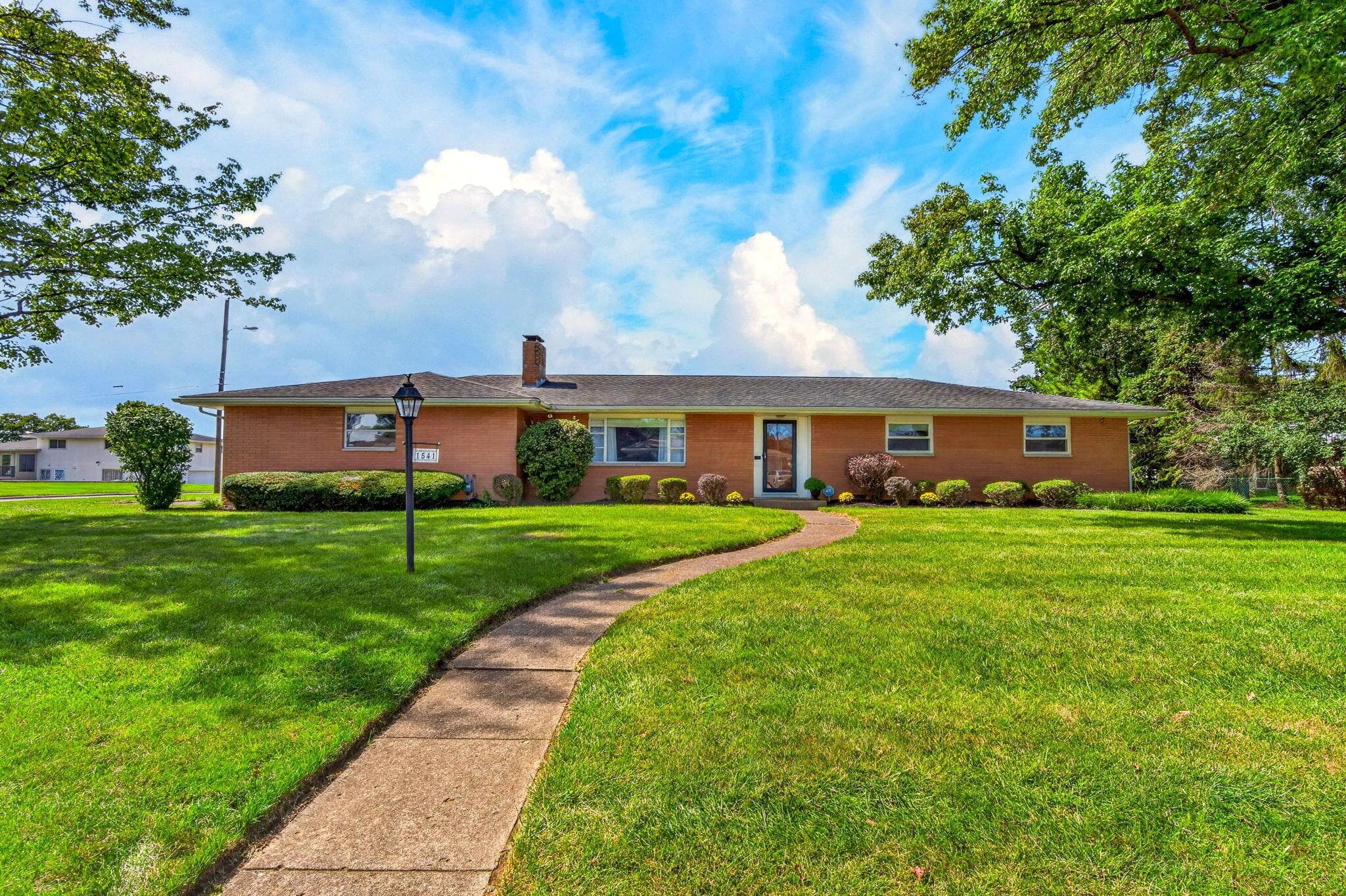 1541 Roosevelt Avenue