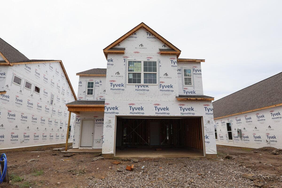 5822 Creekview Drive