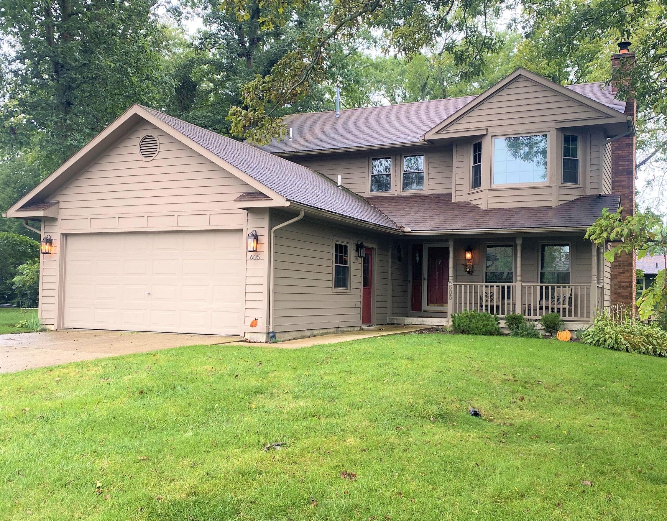 605 Oakwood Drive — photo 1 of 39