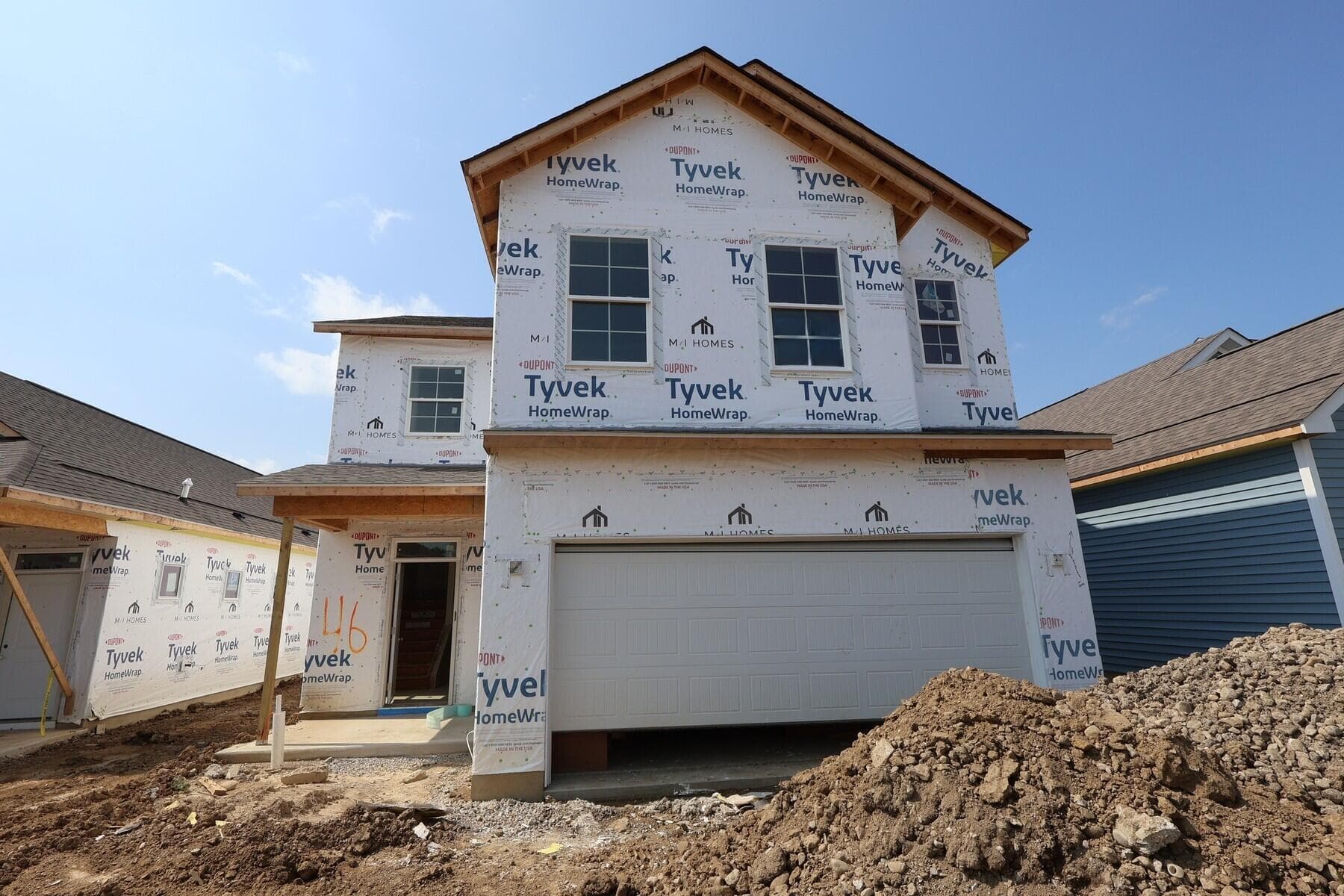 1030 Dawsons Drive — photo 1 of 23