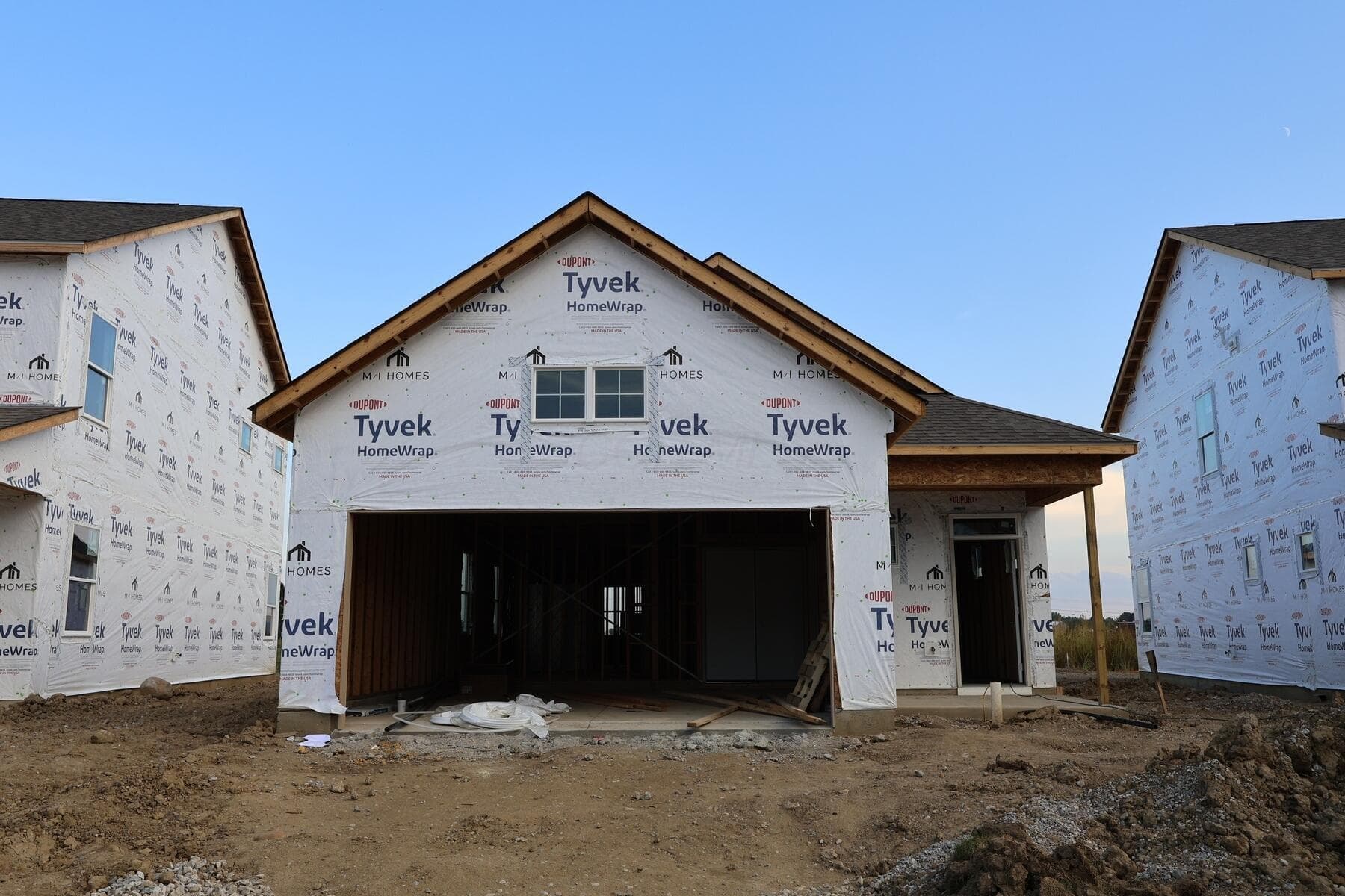 1140 Brittany Drive — photo 1 of 8
