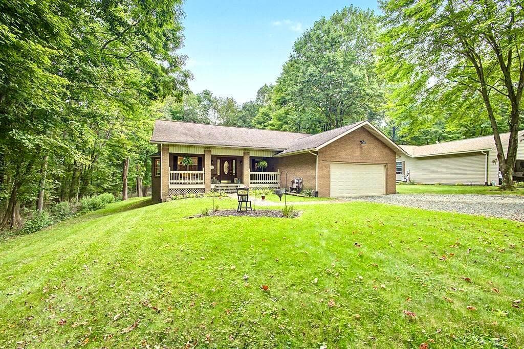 712 Crestrose Circle