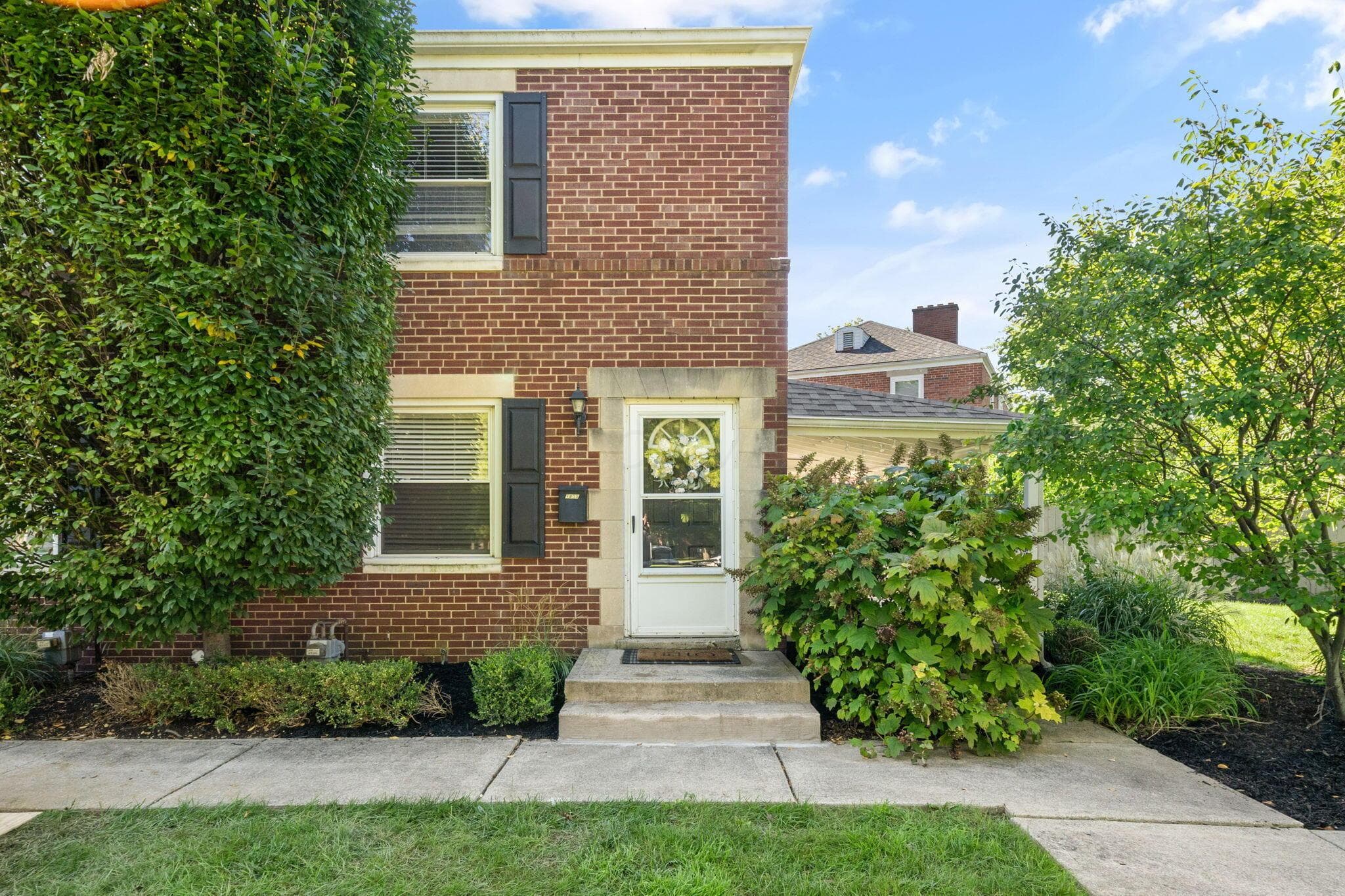 1805 Northwest Boulevard — photo 1 of 42