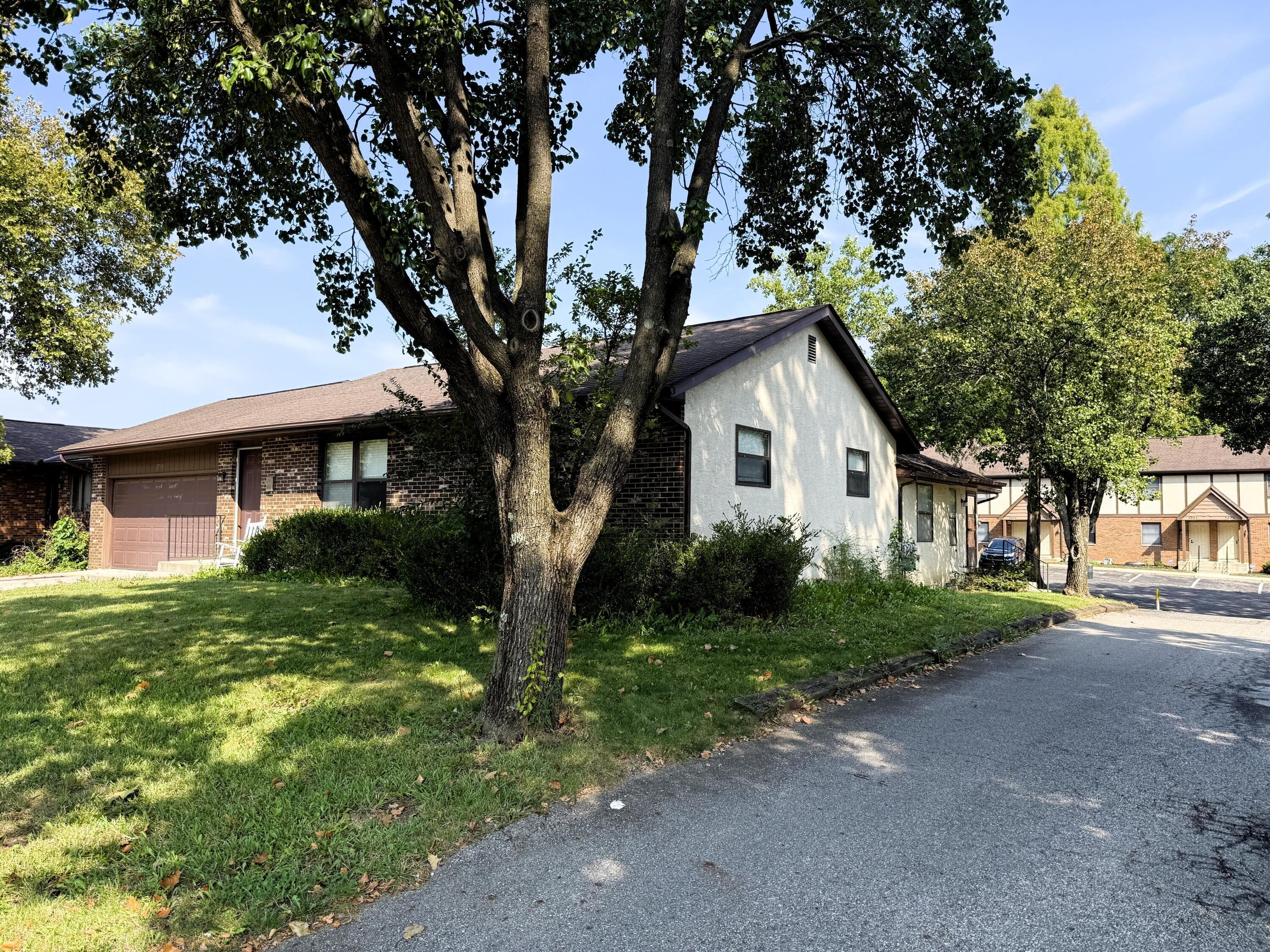 2734-2736 Blossom Avenue — photo 1 of 29