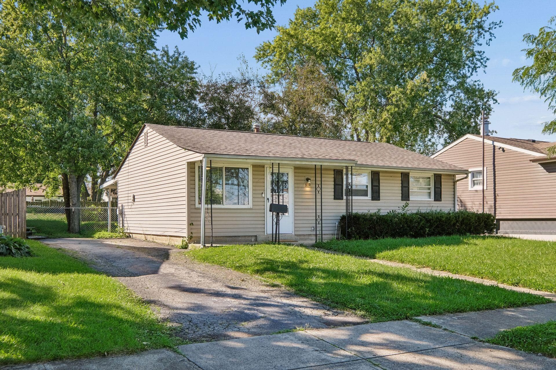 809 Maurine Drive
