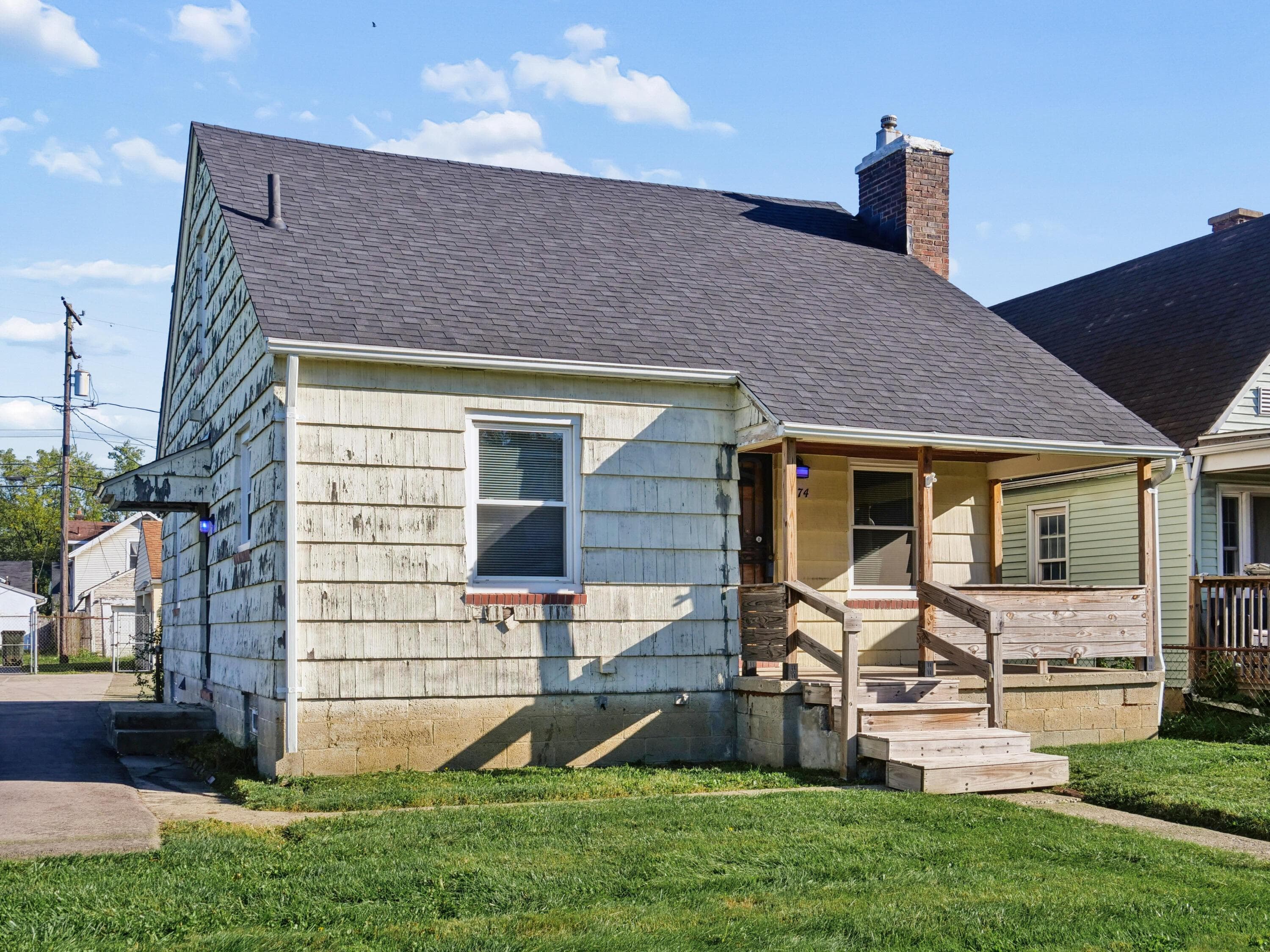 1474 Genessee Avenue — photo 1 of 27