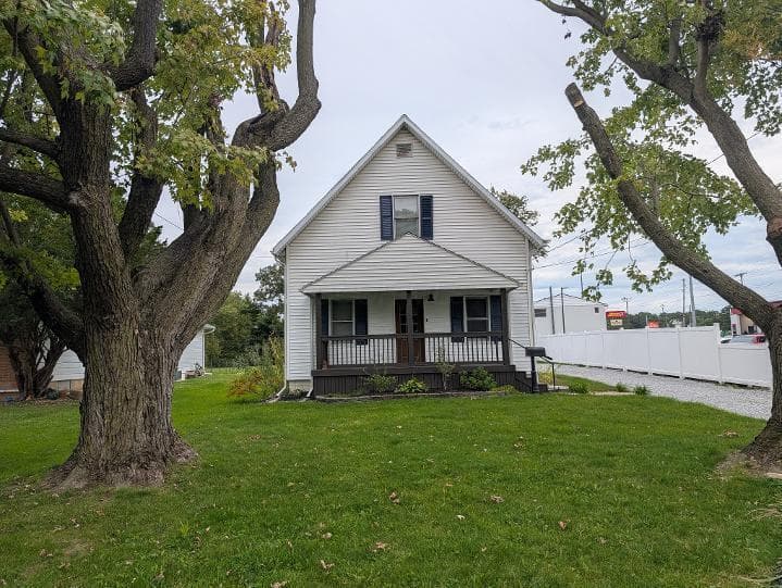 494 Claridon Avenue — photo 1 of 20