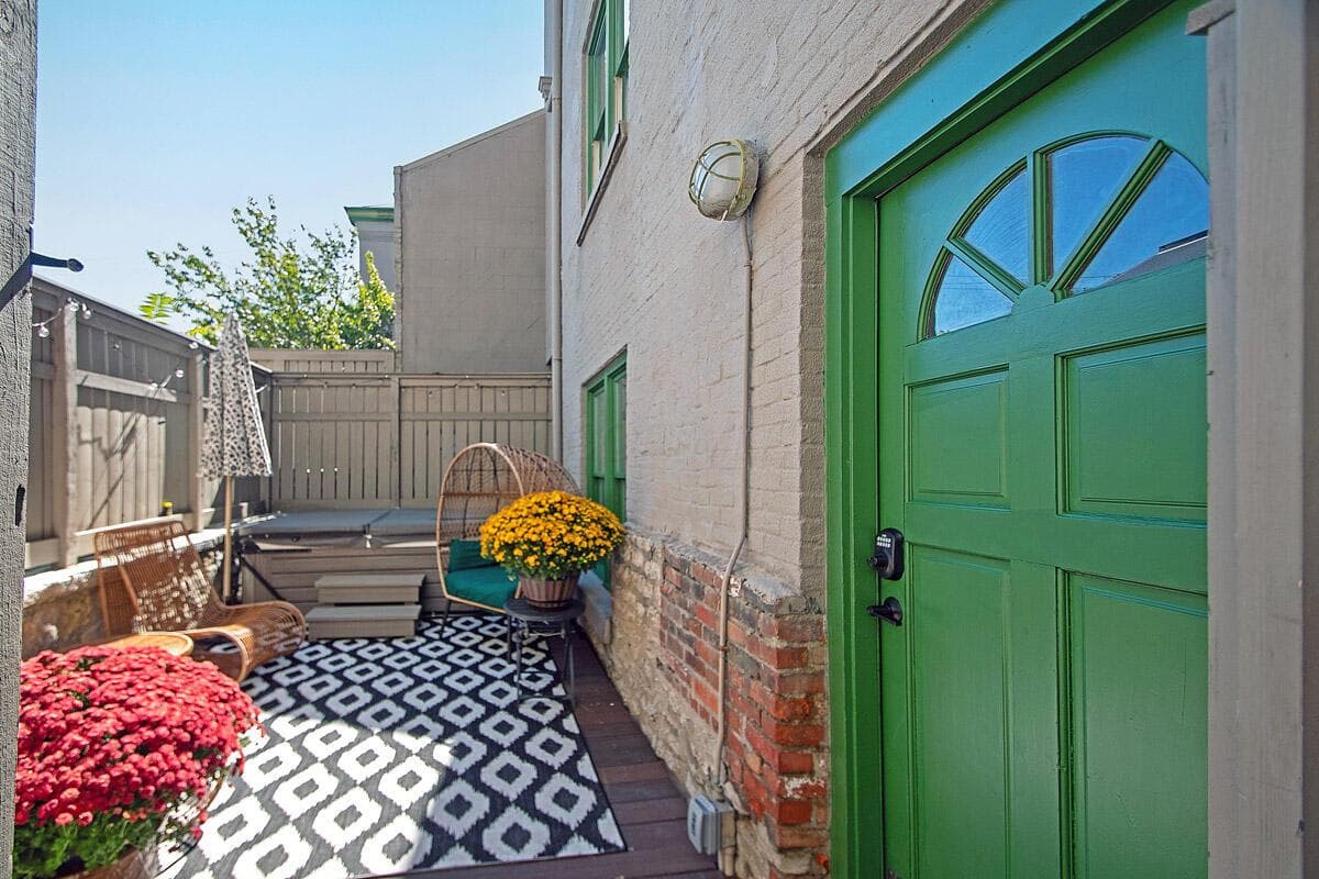 51 Blenkner Street — photo 1 of 30