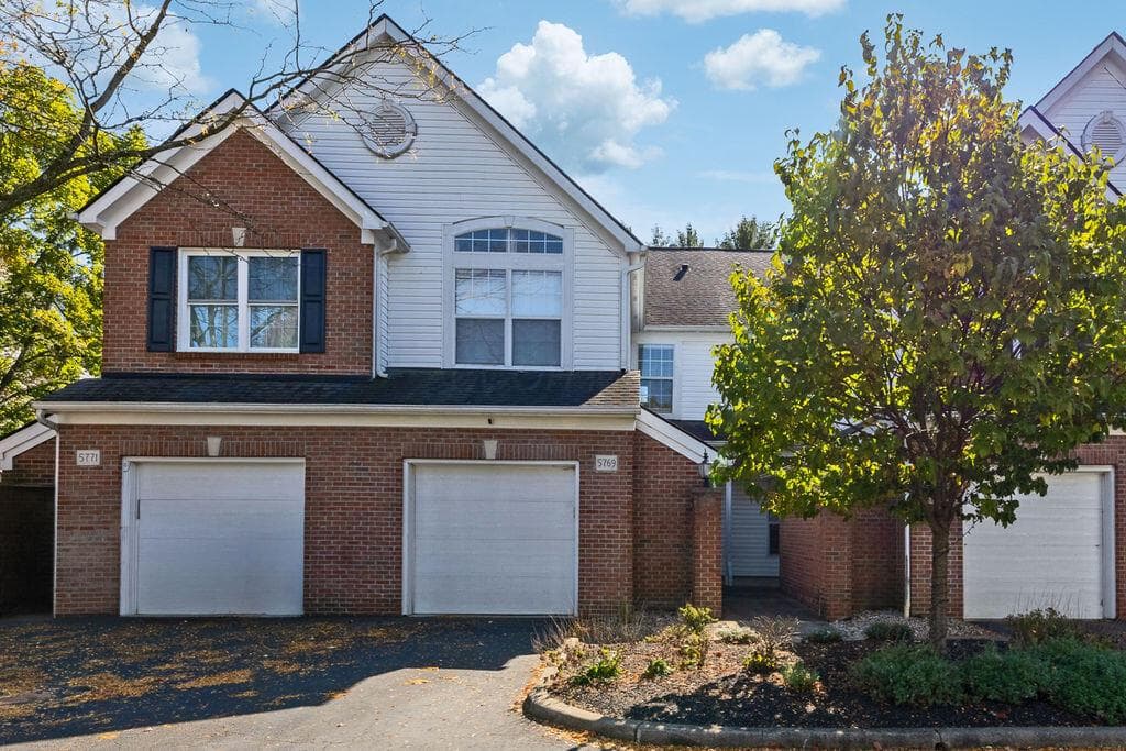 5769 Albany Green