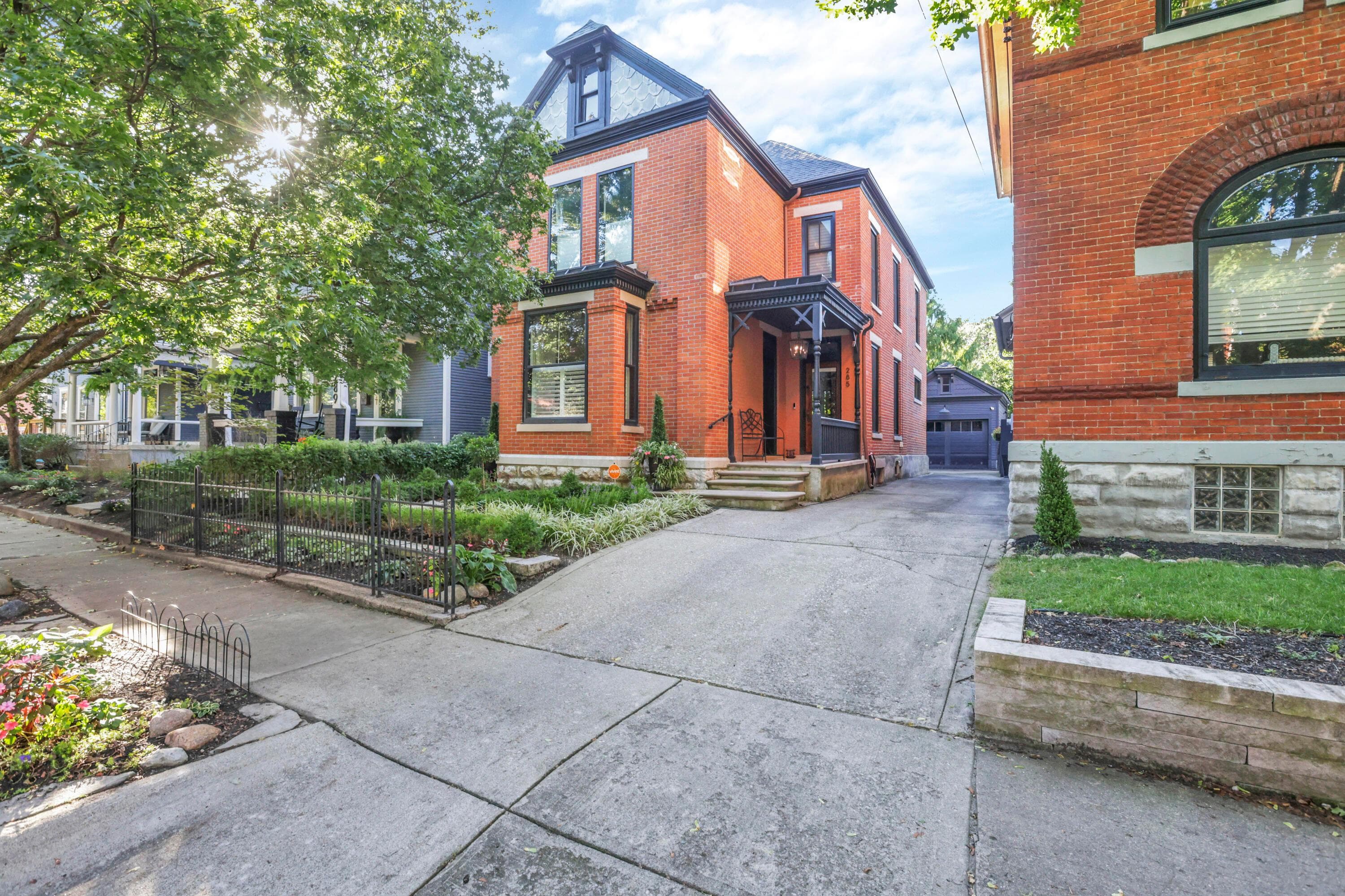 285 Reinhard Avenue