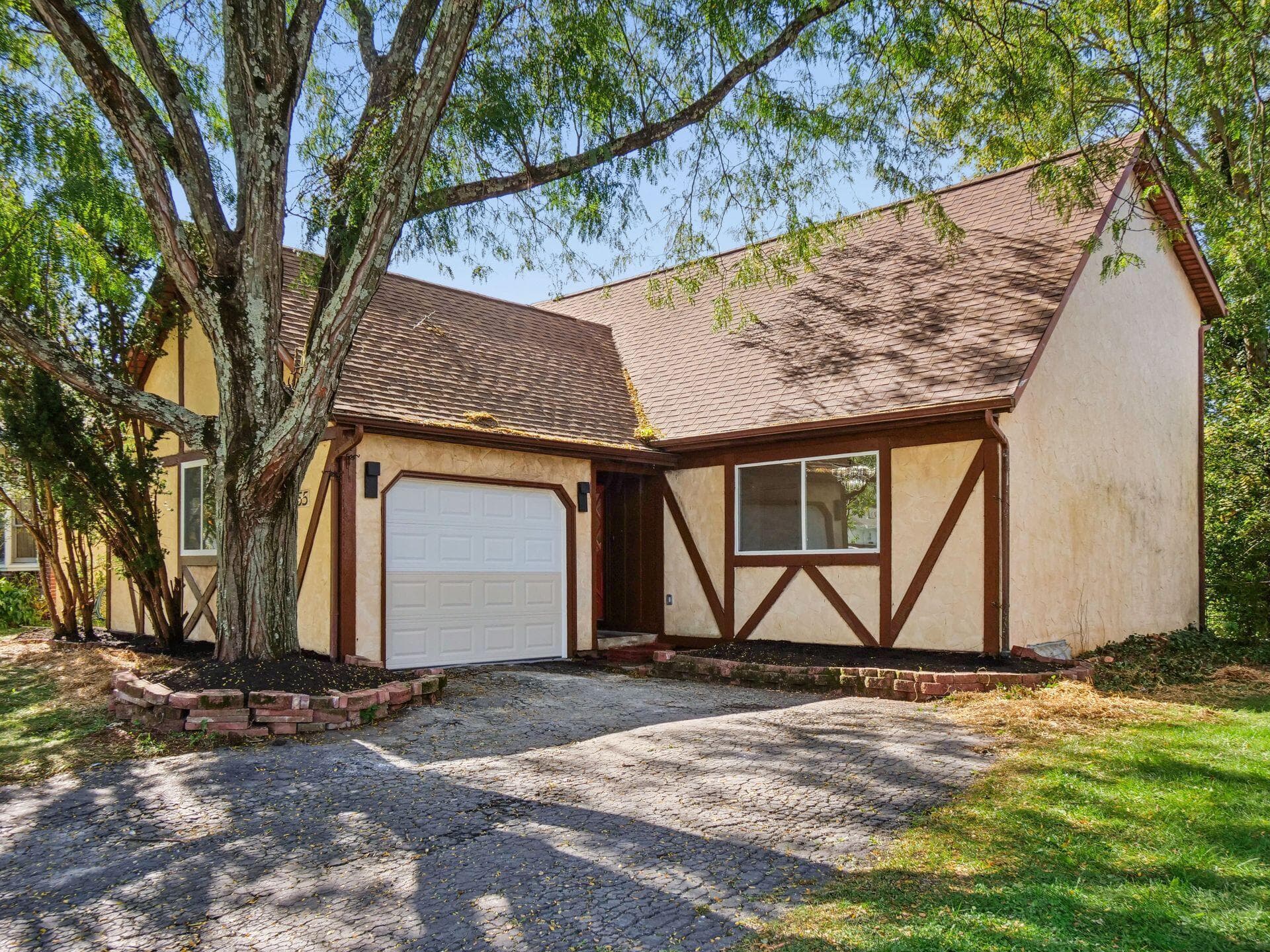 5455 Maple Canyon Avenue — photo 1 of 53