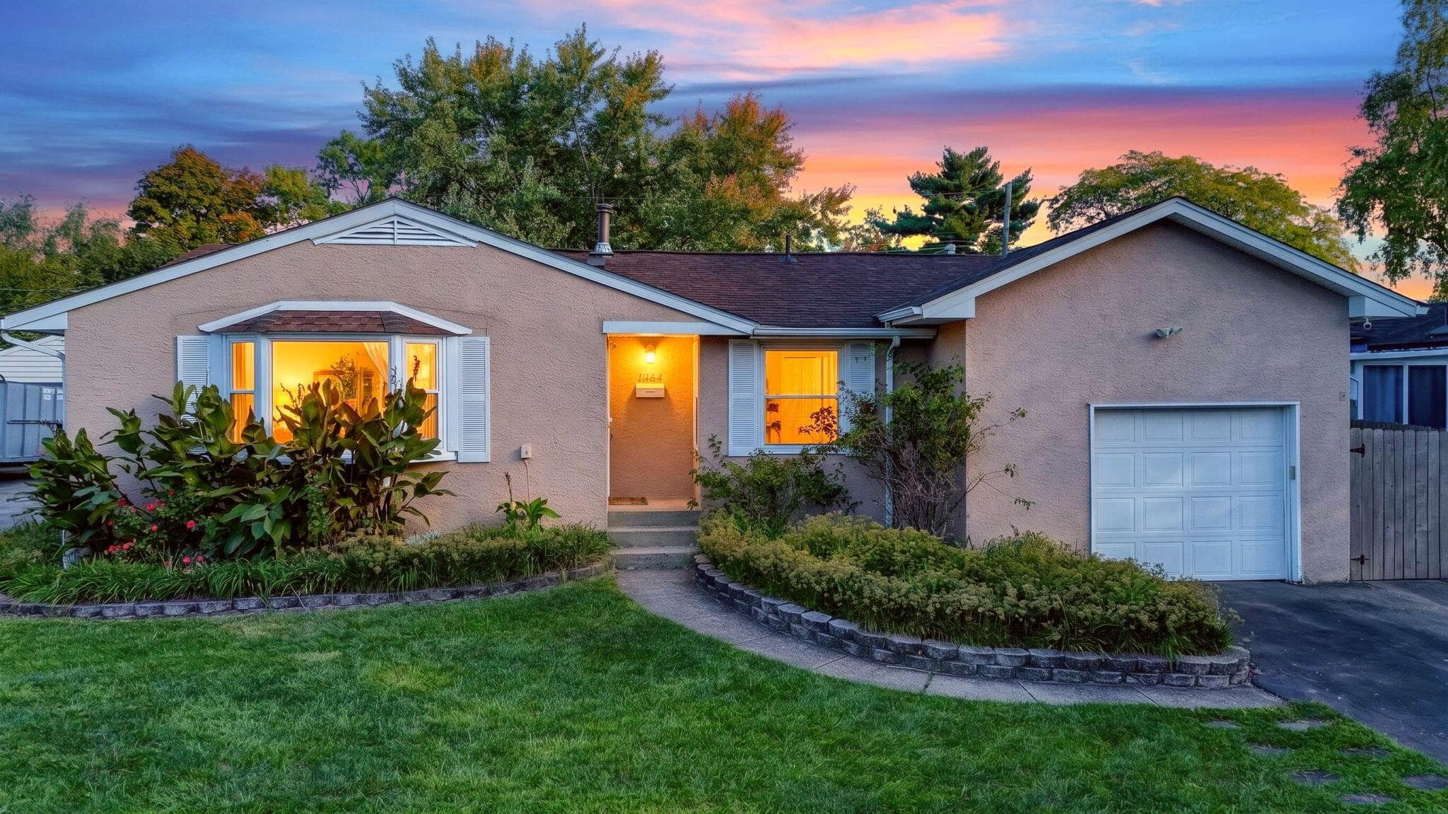 1464 Cardwell Square