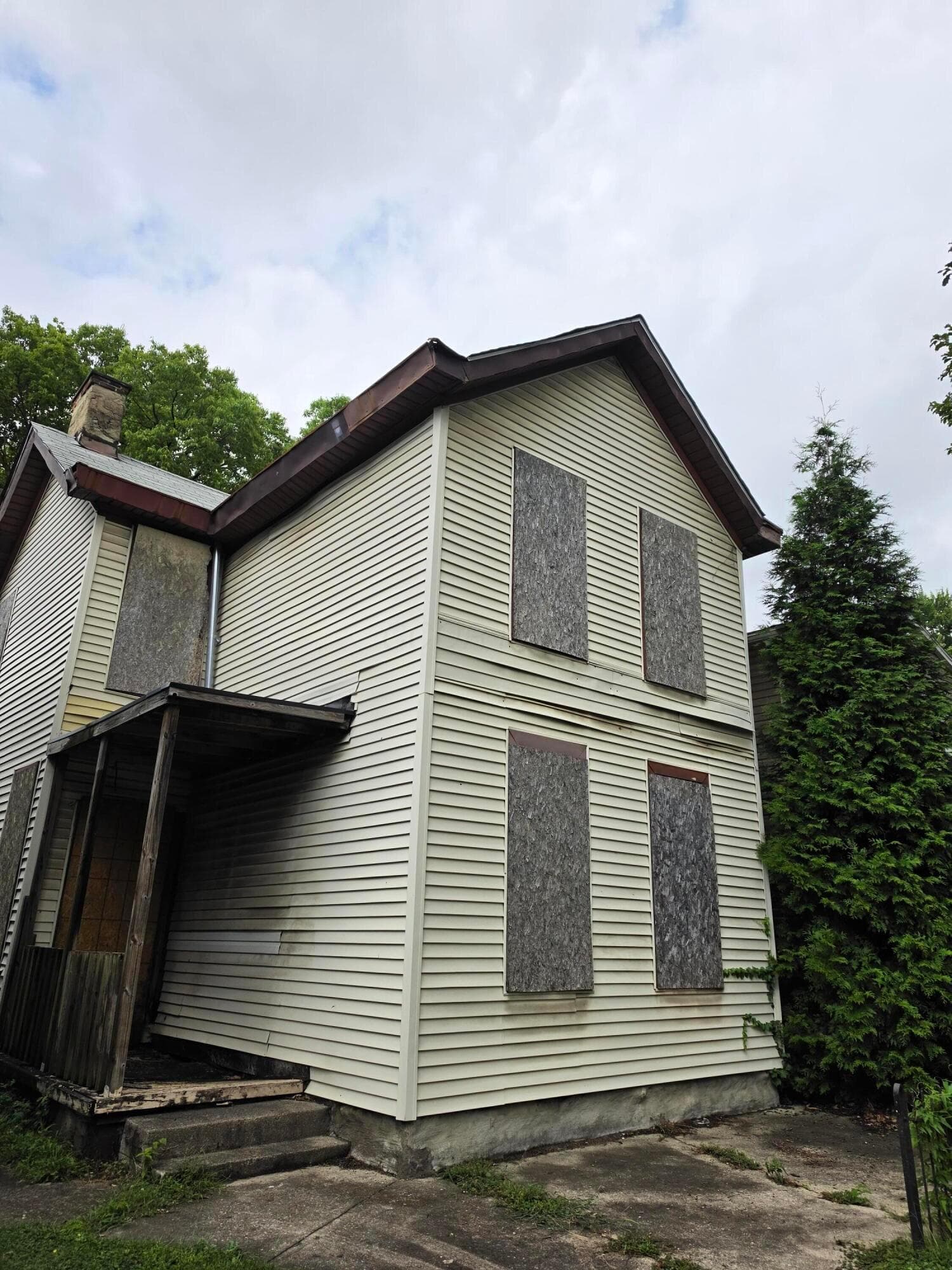 273 Monroe Avenue
