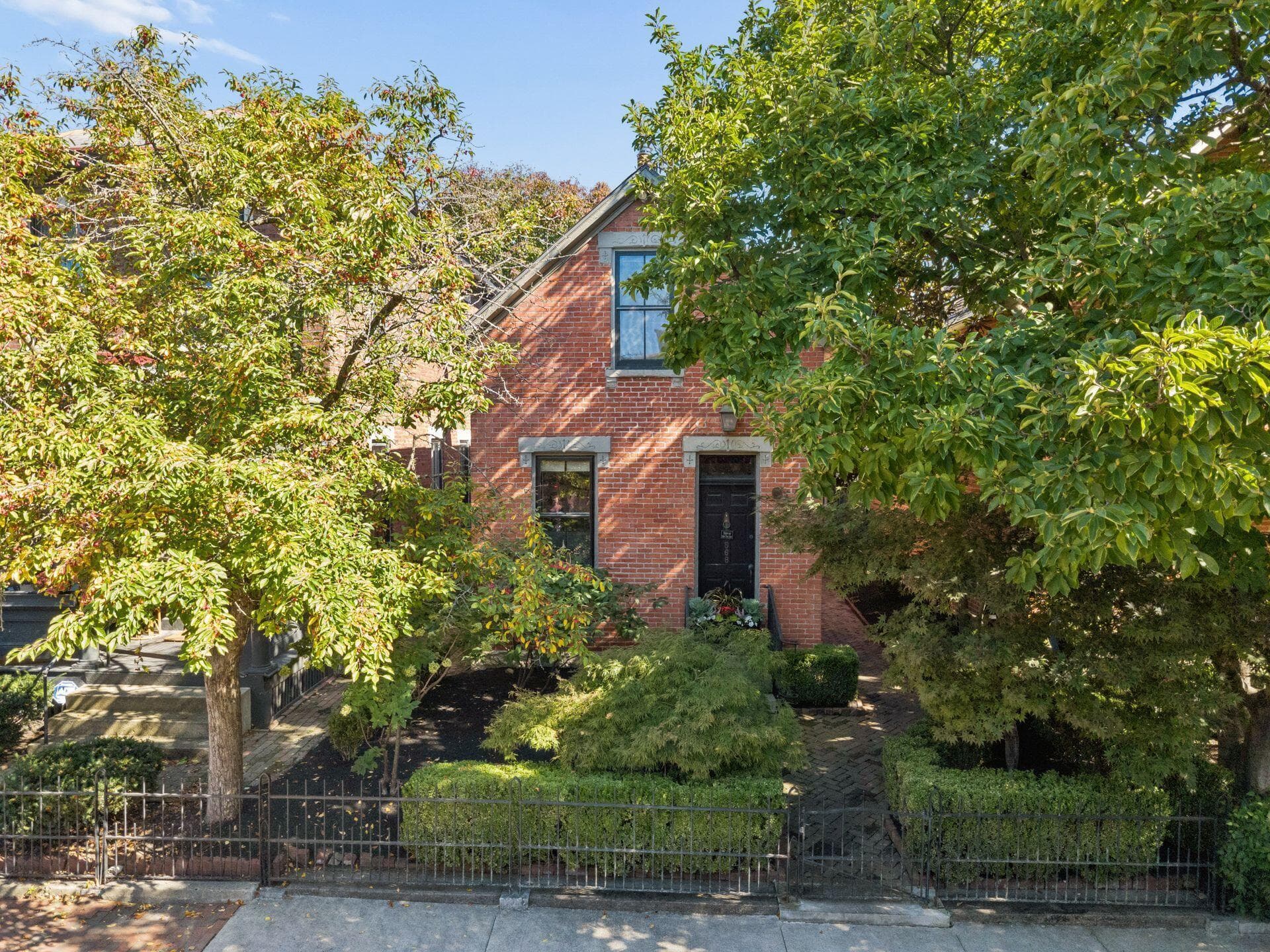 568 6th Street
