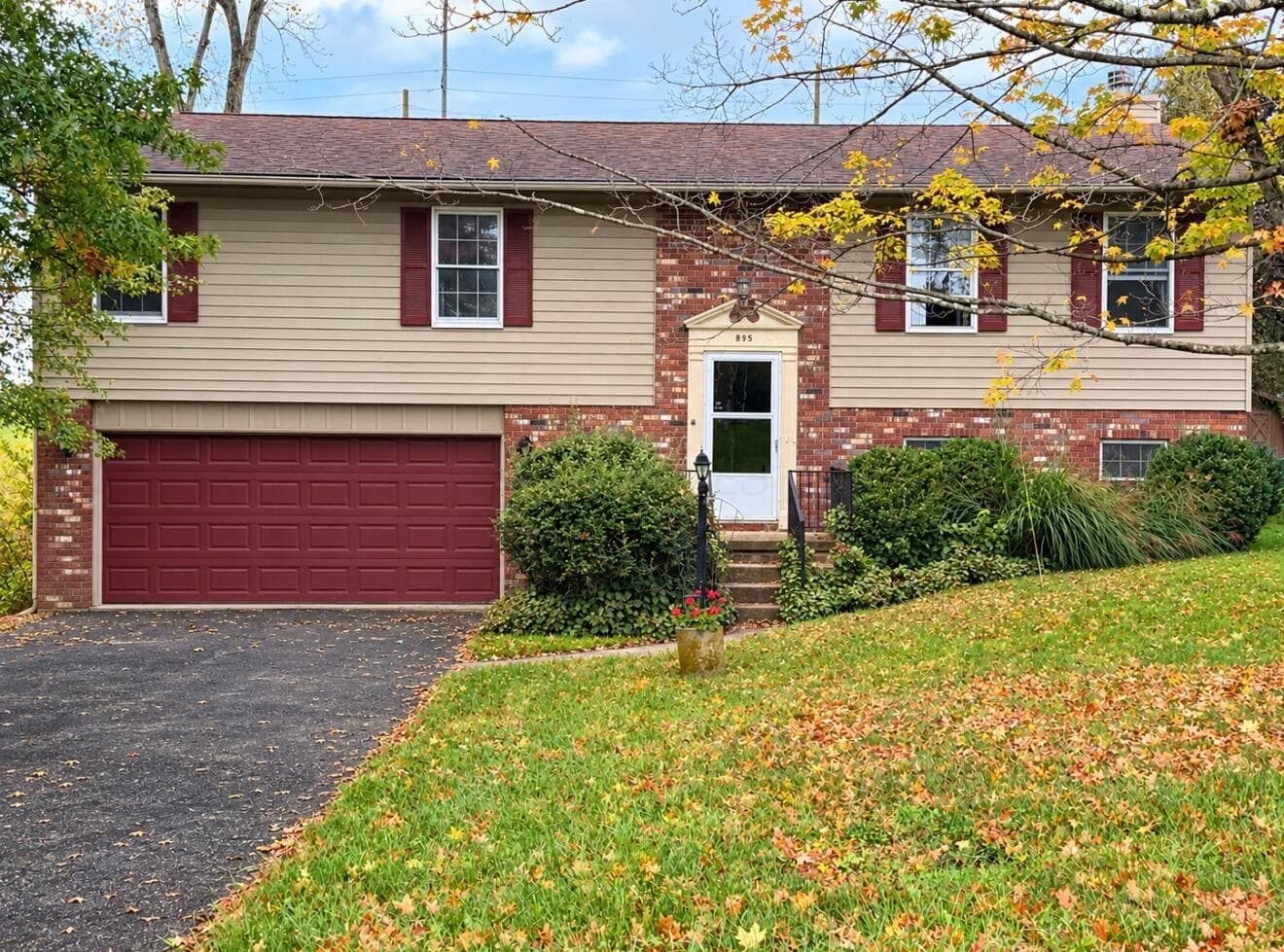 895 Forest Hills Road