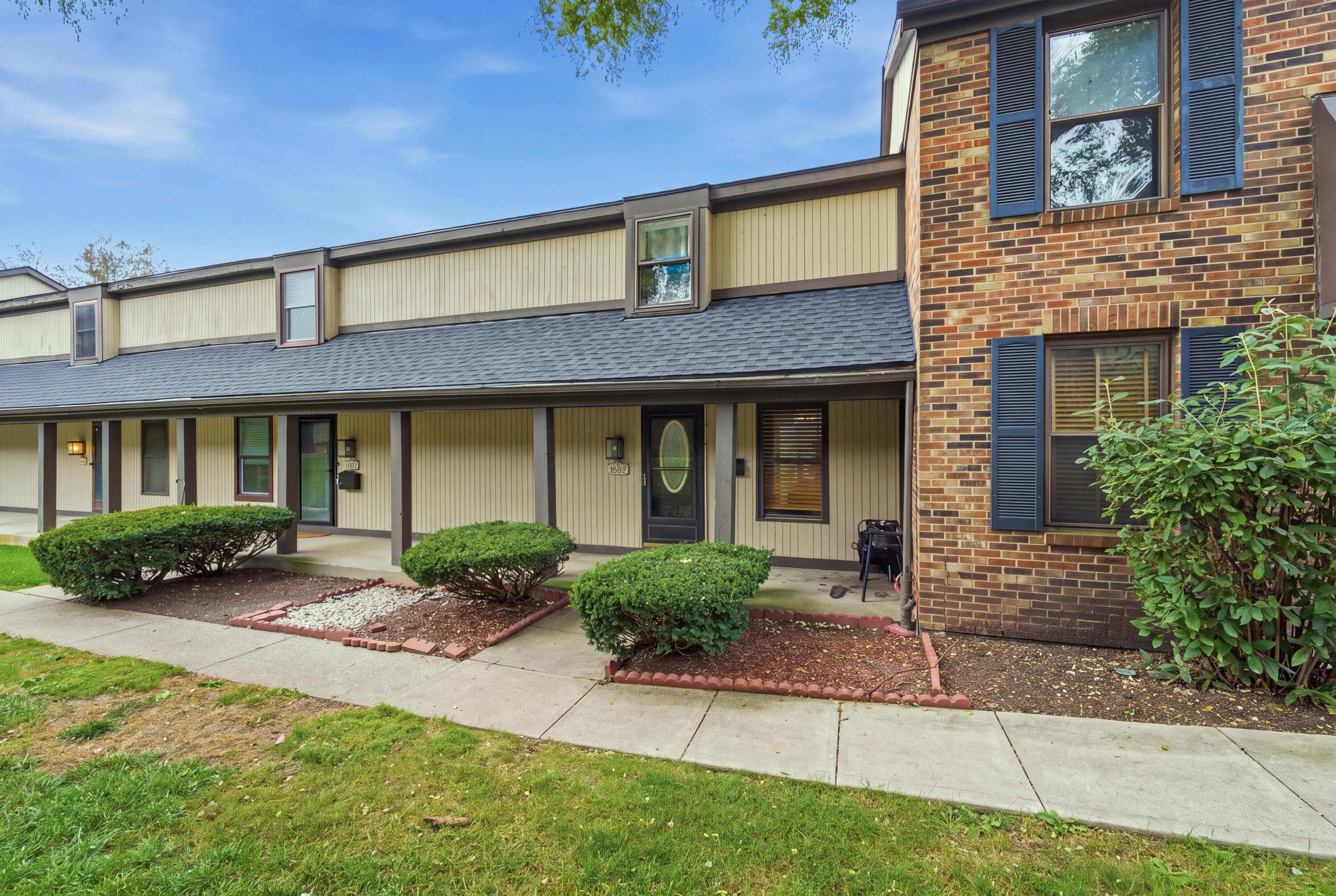 1595 Hallworth Court — photo 1 of 30