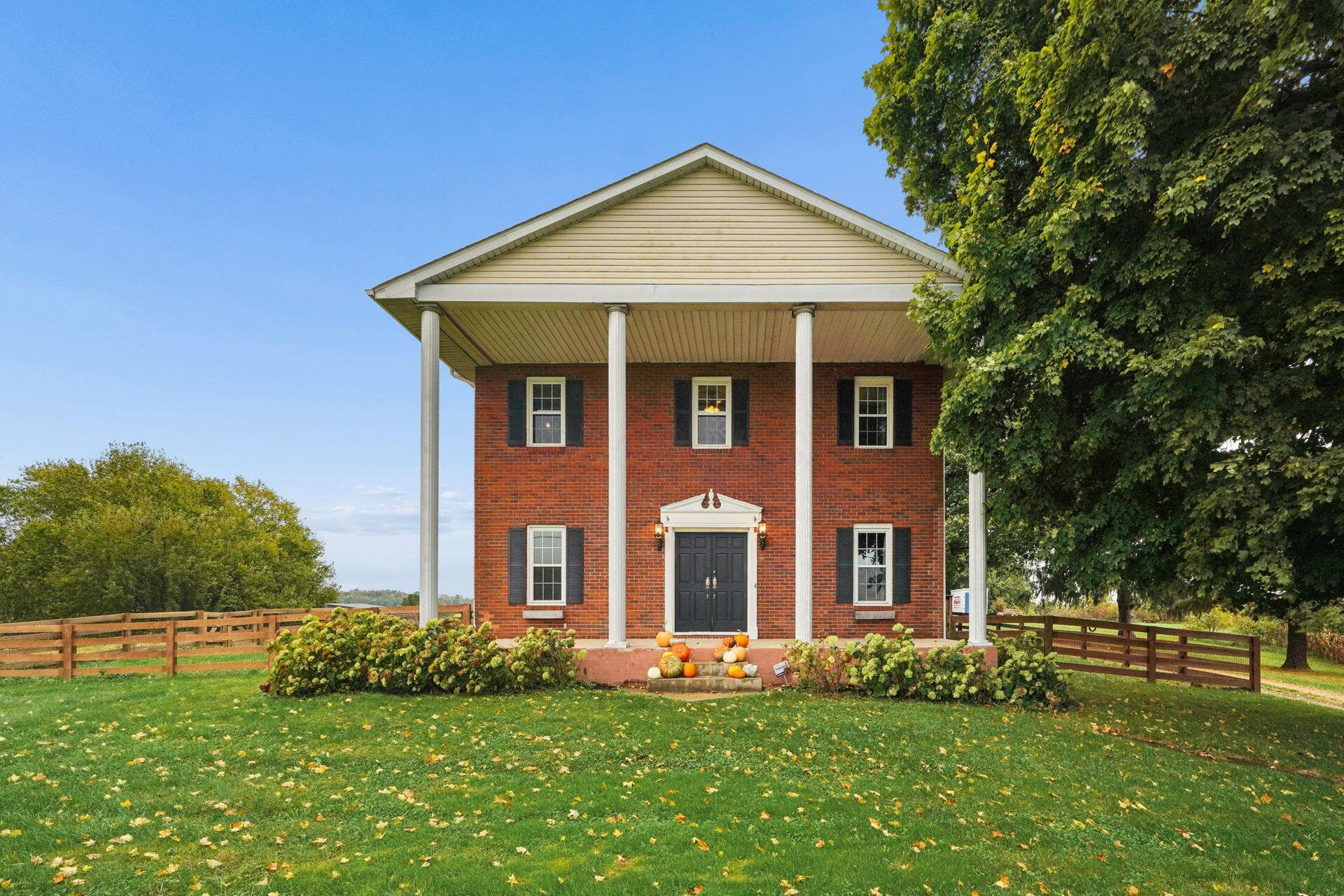 6325 Lancaster Circleville Road