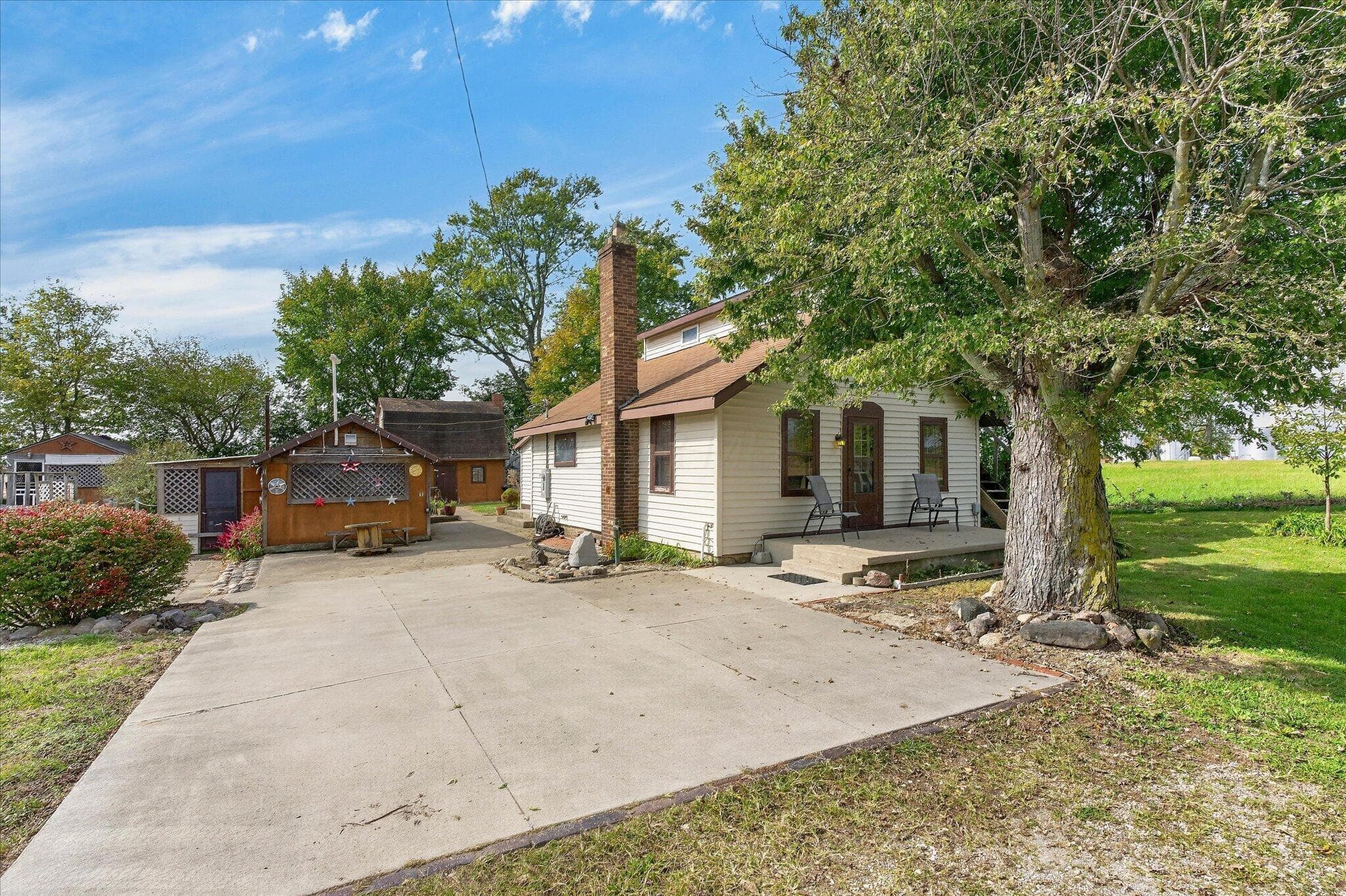 3992 White Road