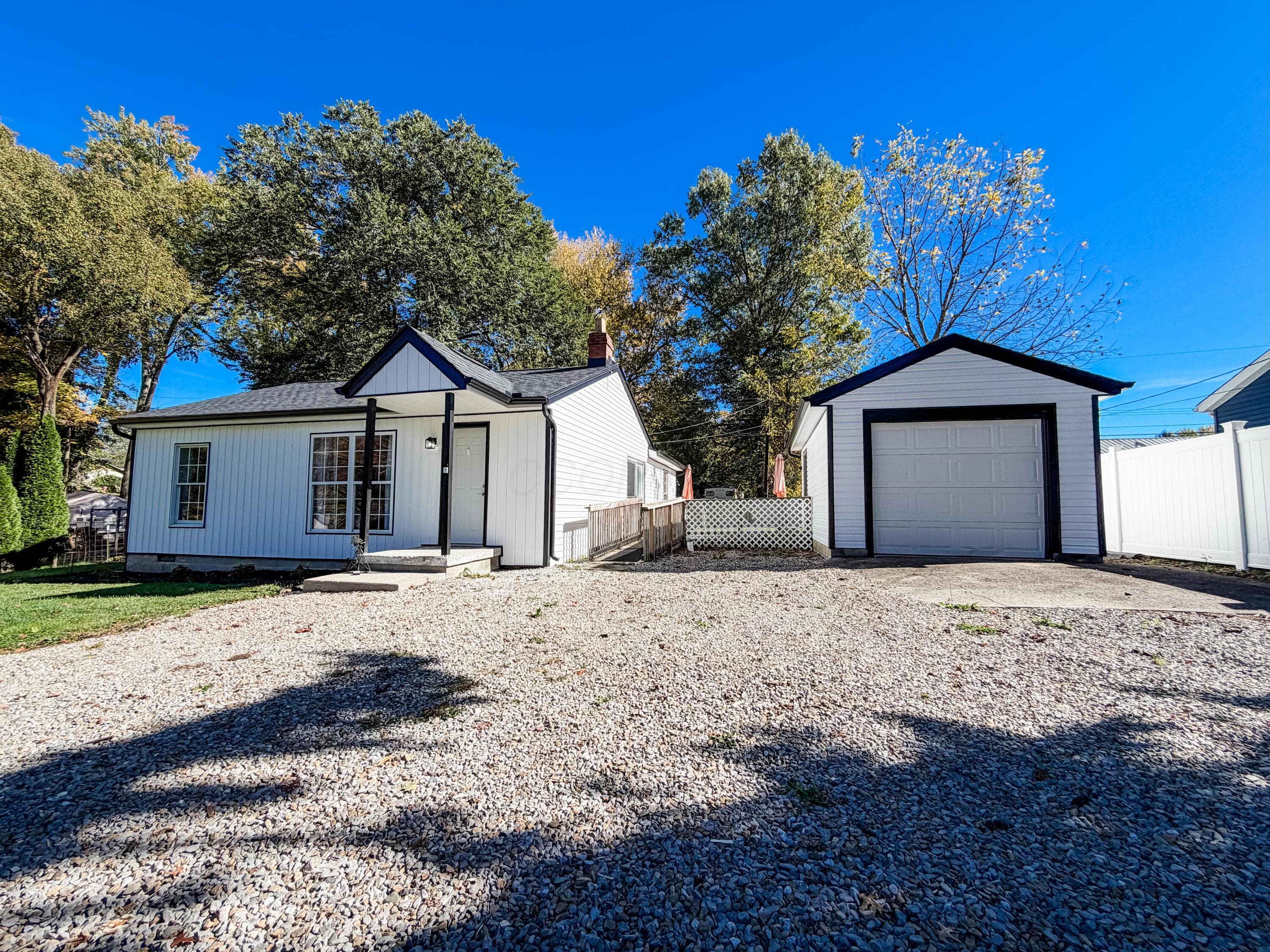 13428 Hawthorne Road