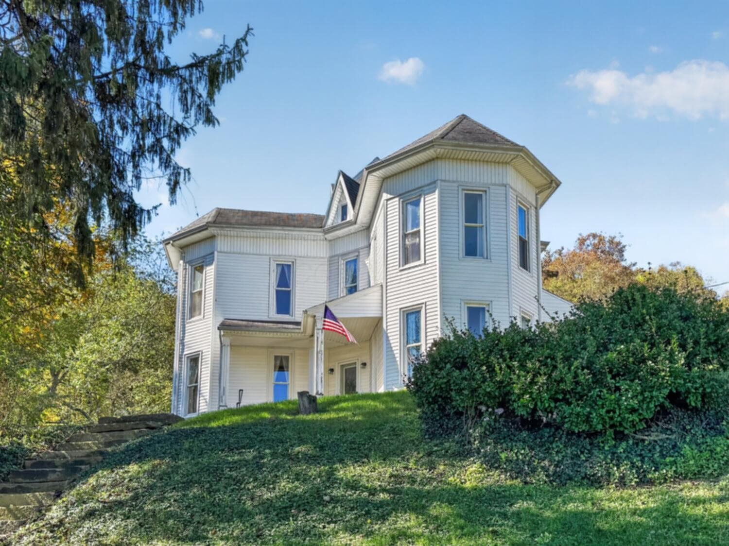 129 Spring Mountain Road