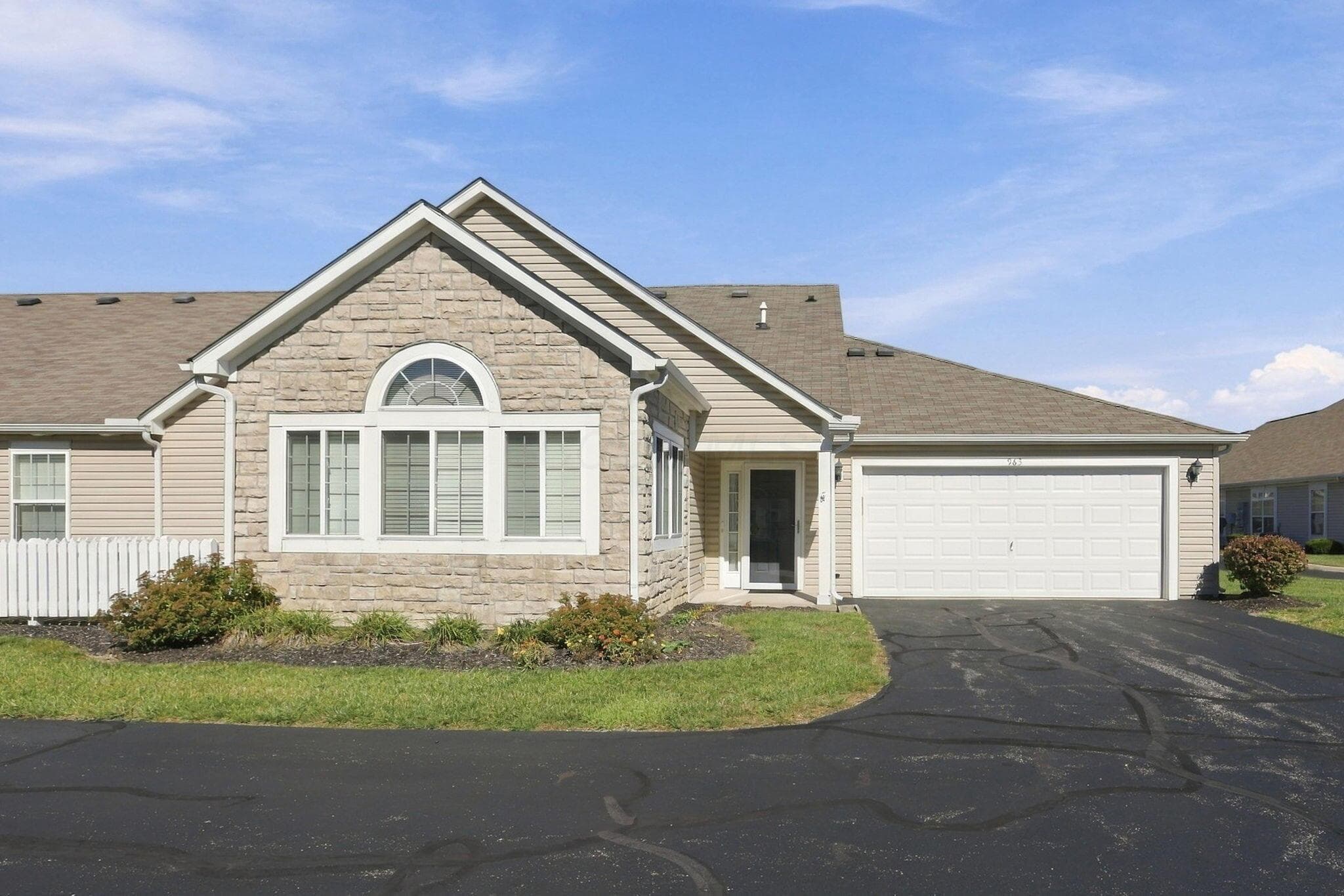 963 Governors Circle