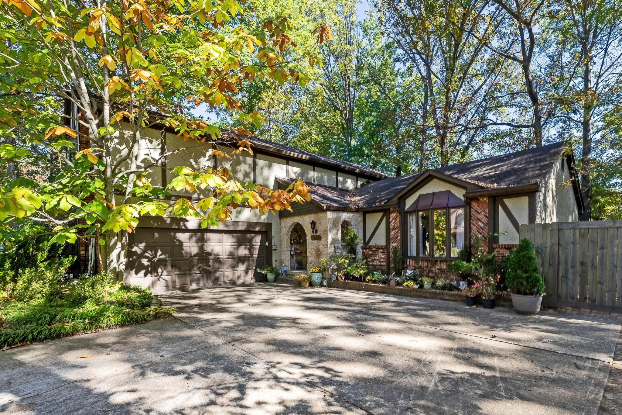 714 Mohican Way