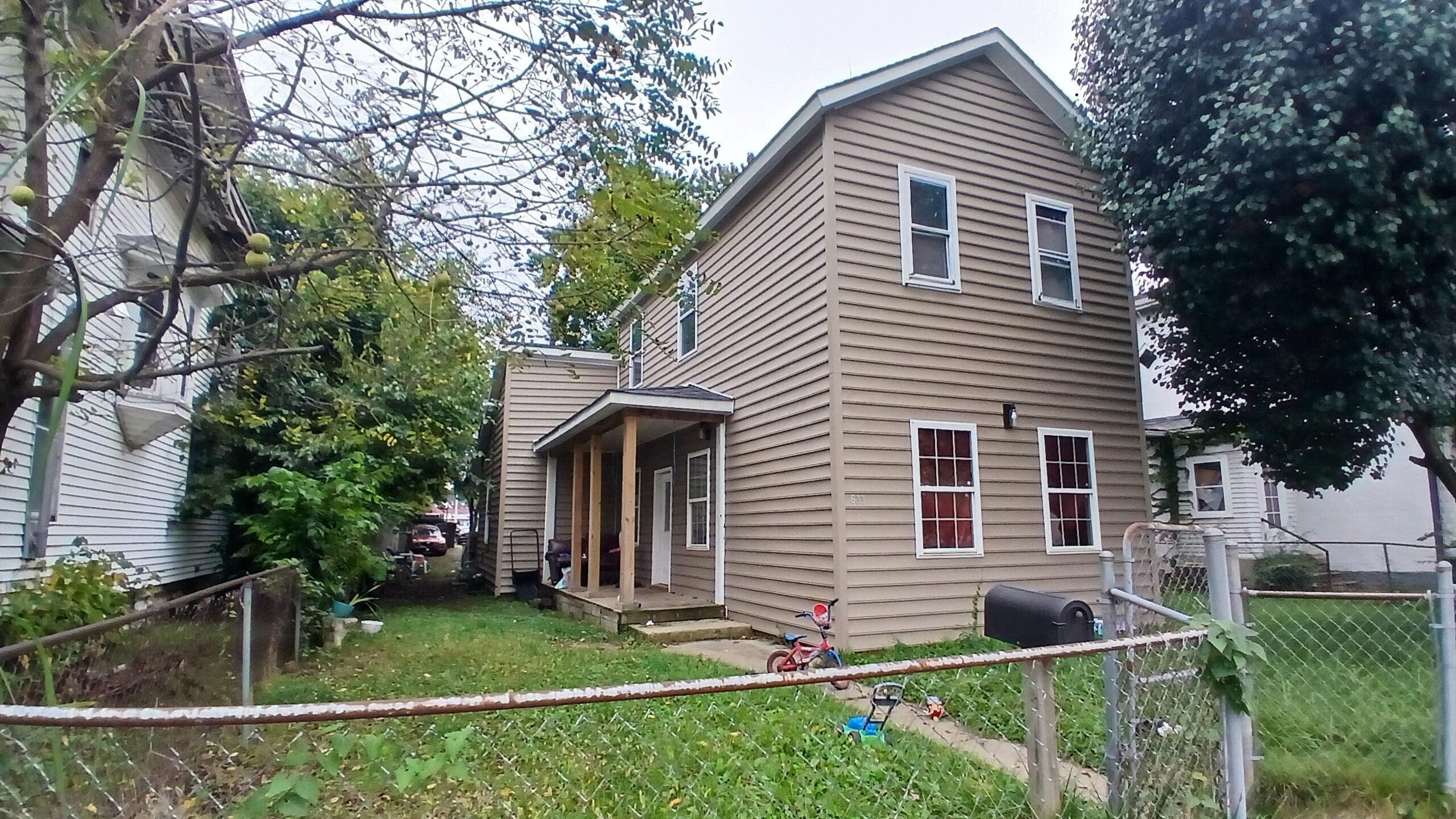 633 Columbia Street