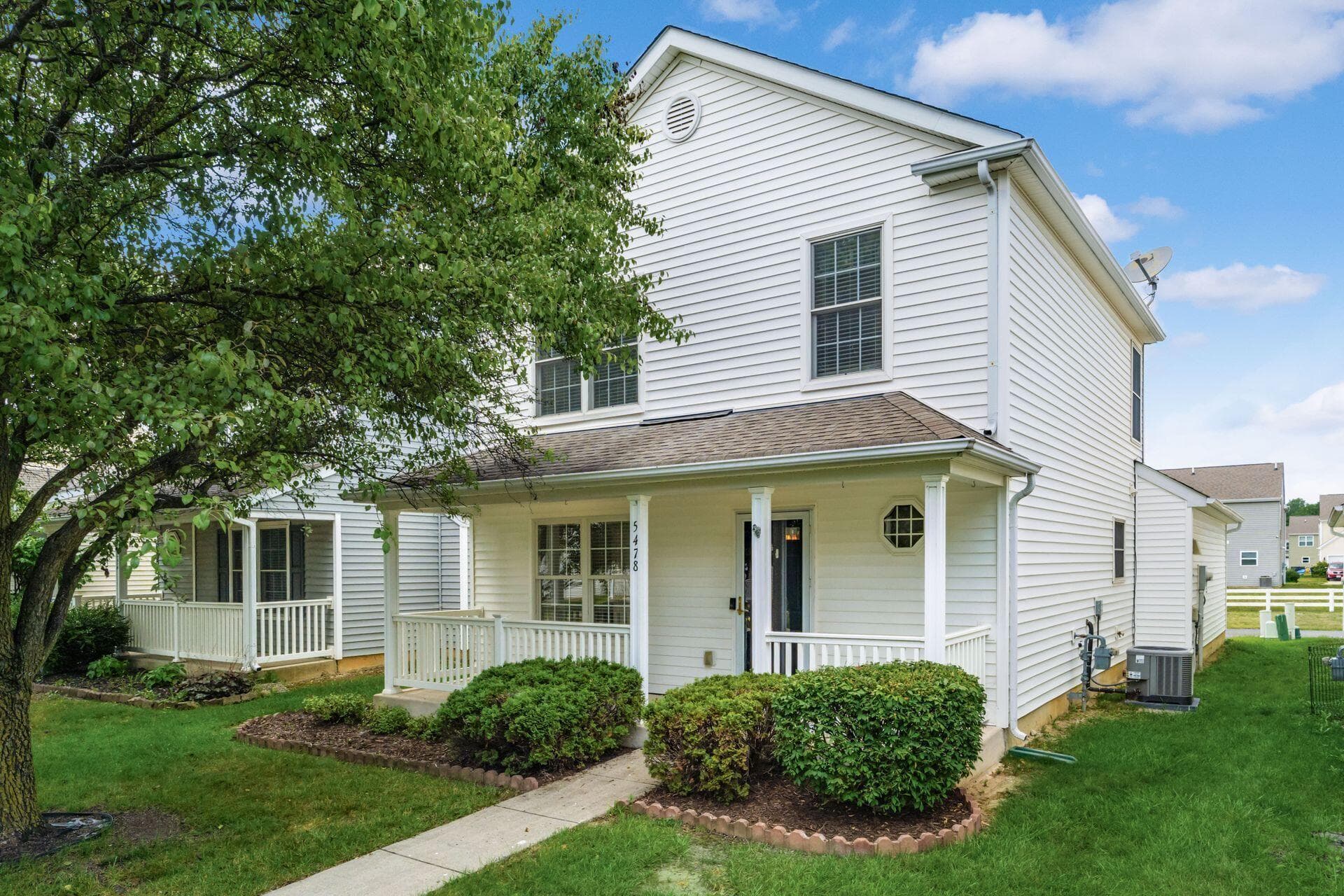5478 Poolbeg Street — photo 1 of 29