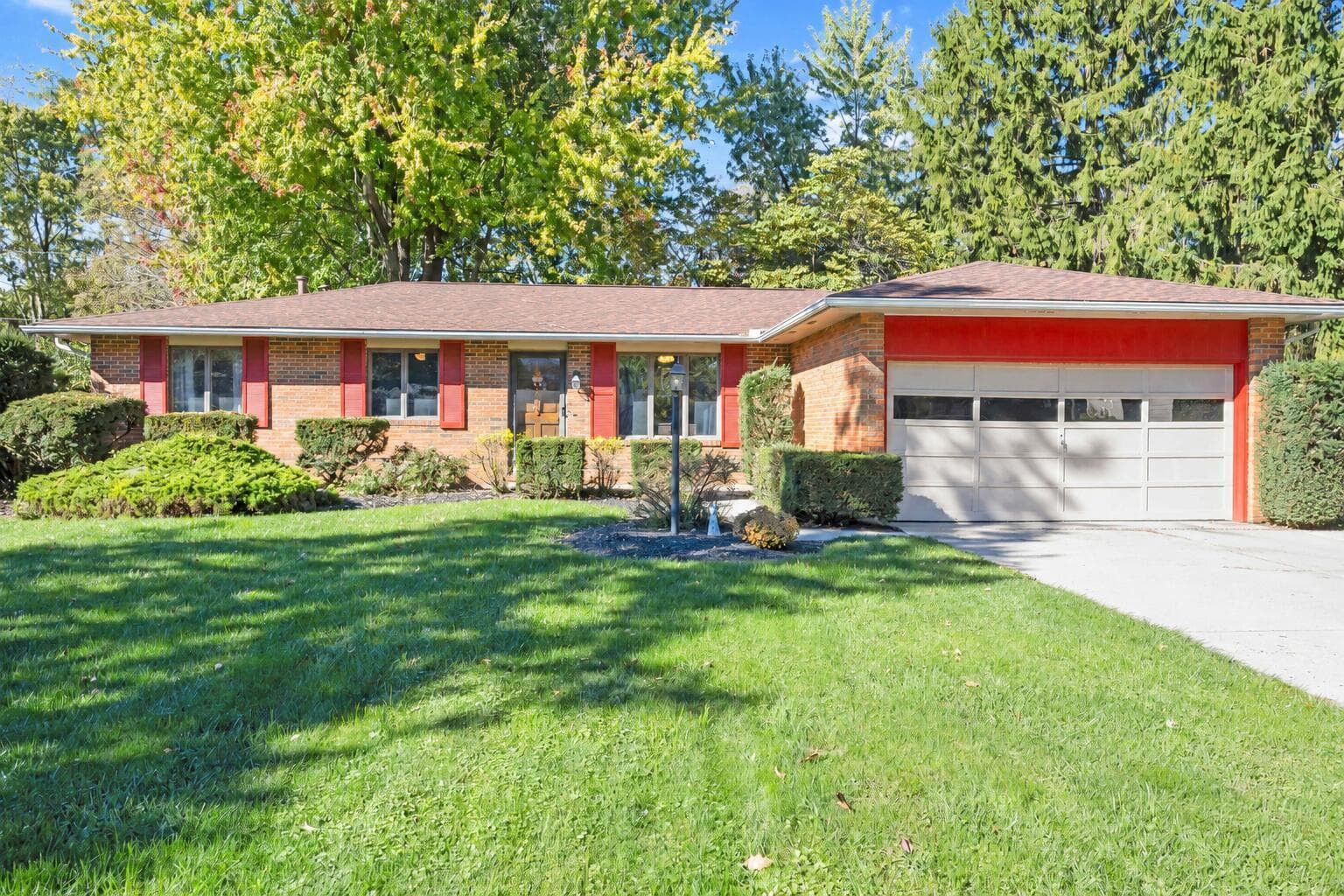 213 Meadowbrook Drive