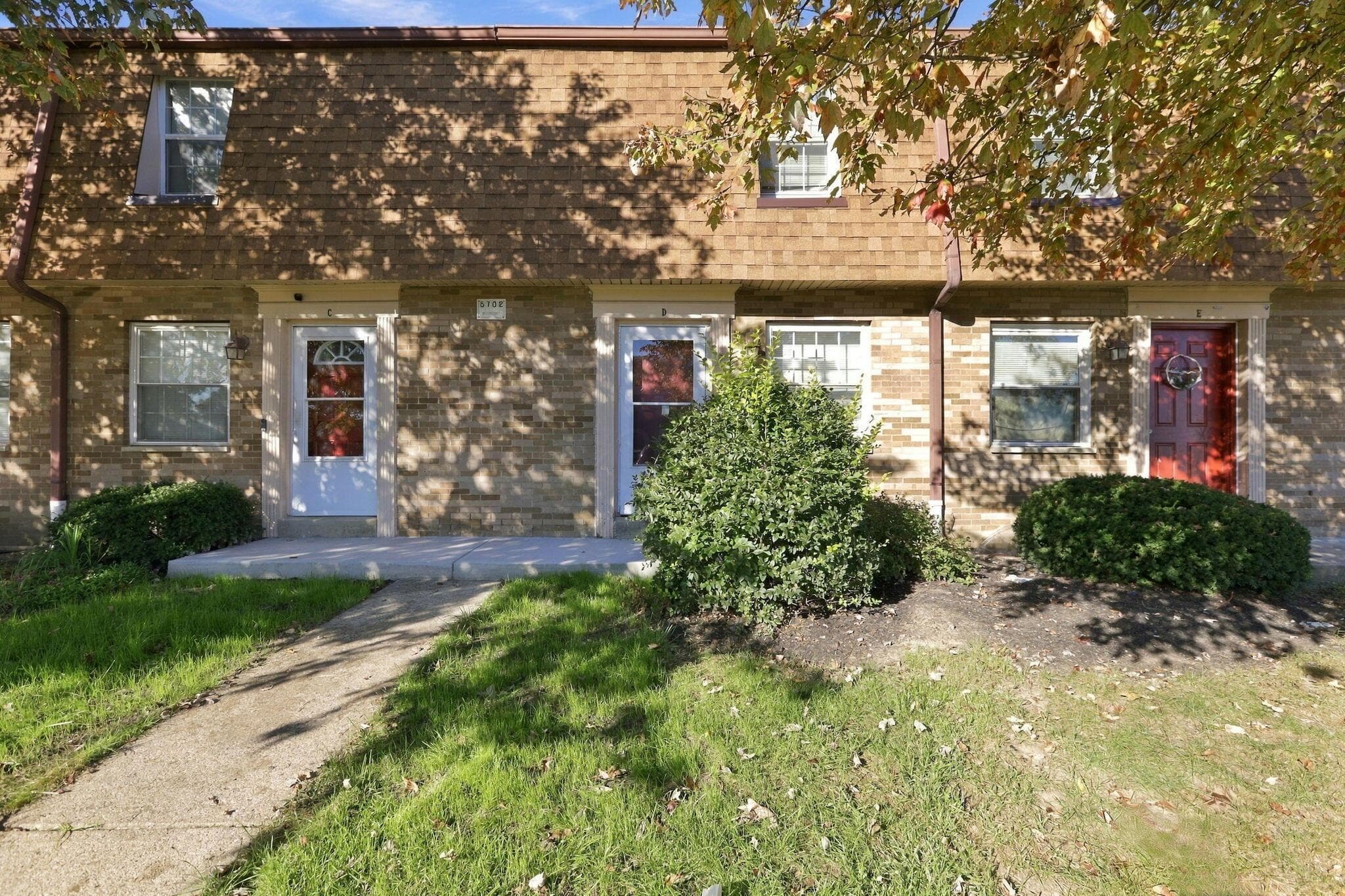 5702 Beechcroft Road