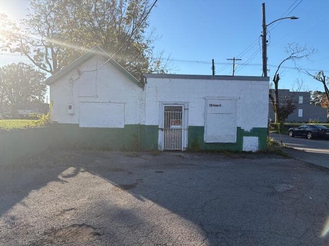 1725 Parsons Avenue