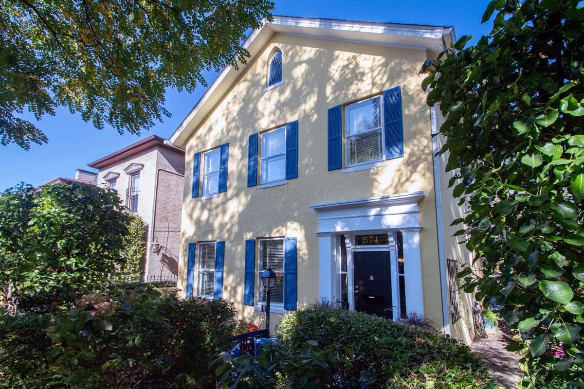 574 Franklin Avenue — photo 1 of 6
