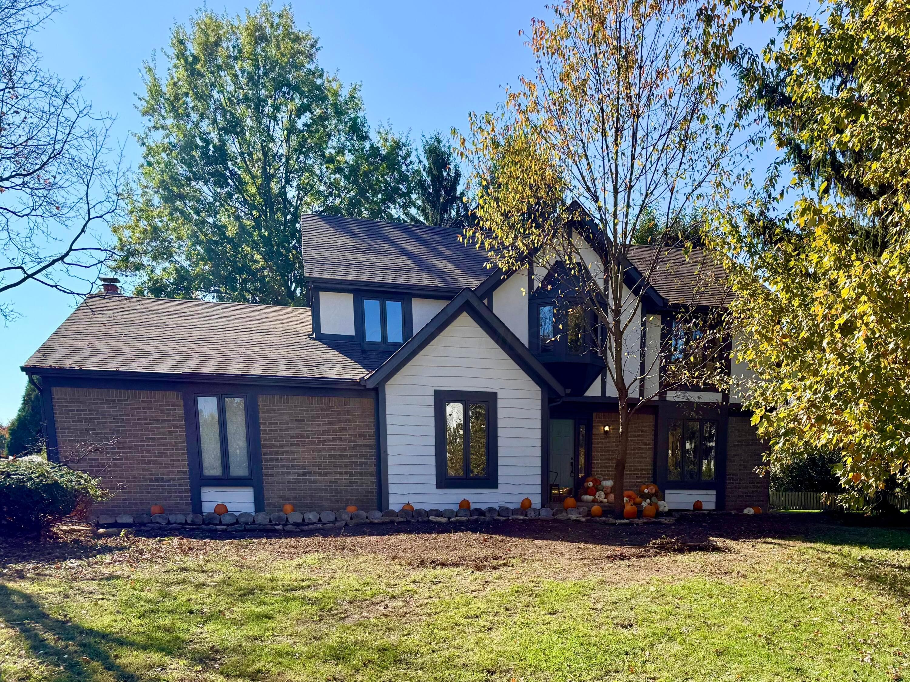 10043 Fairfax Drive — photo 1 of 21