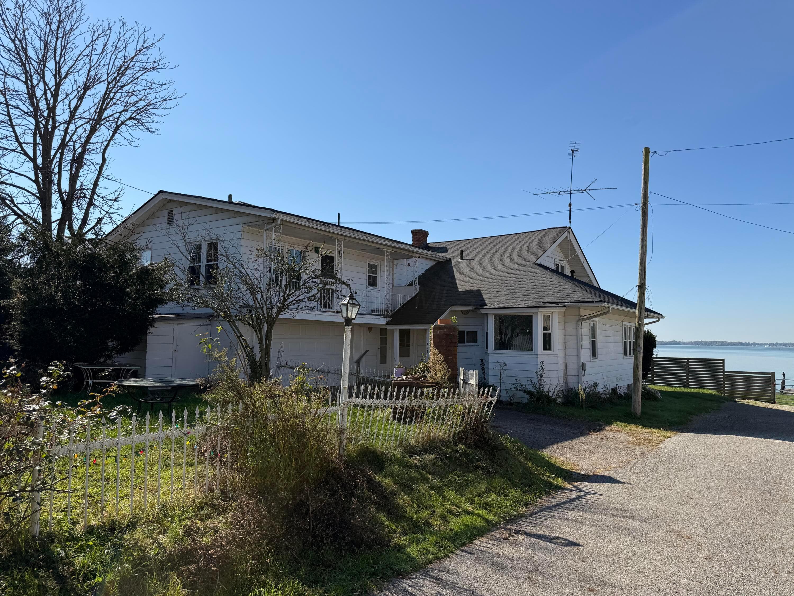 231 Lakeview Drive