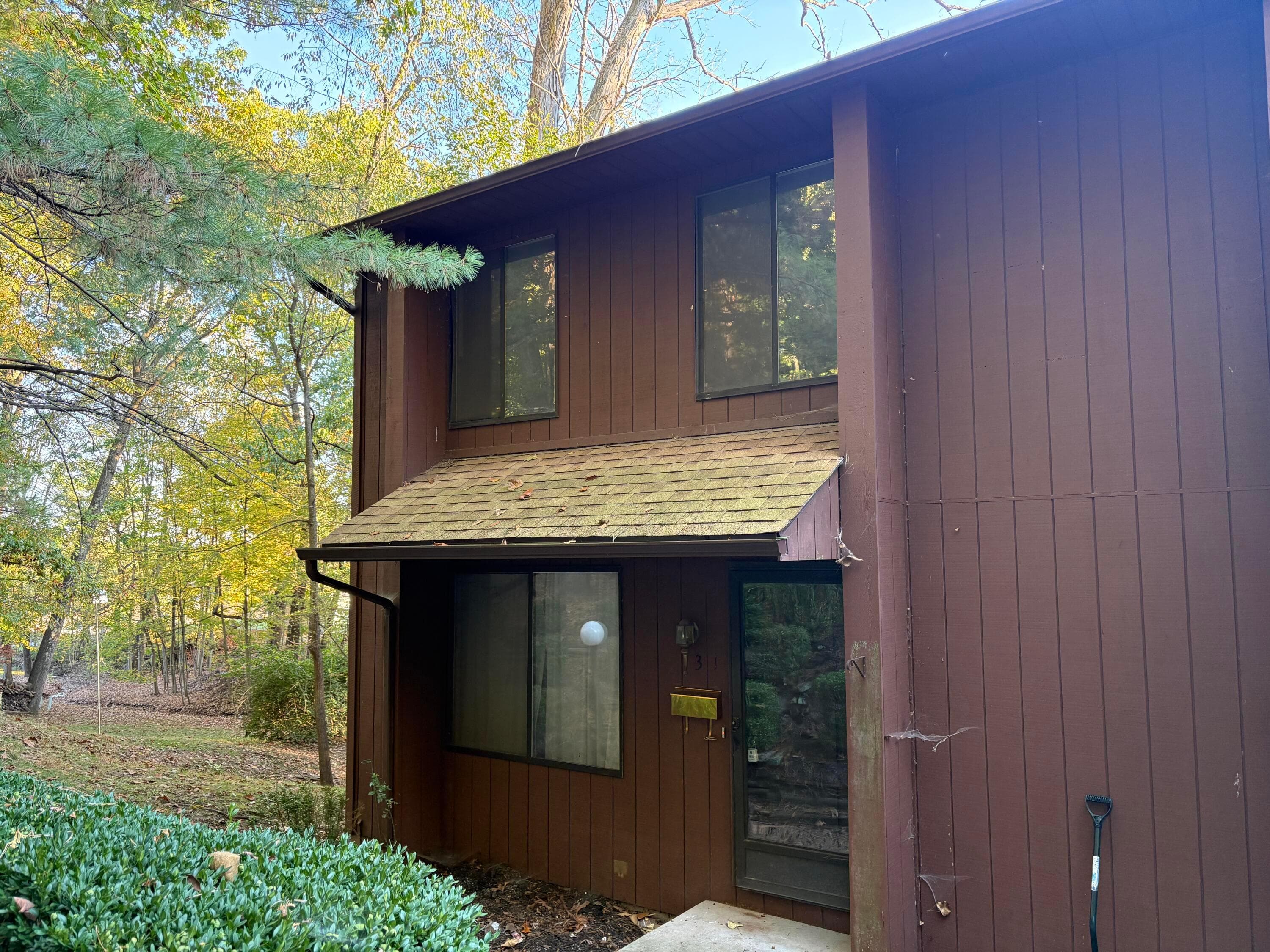 1442 Londondale Parkway — photo 1 of 16